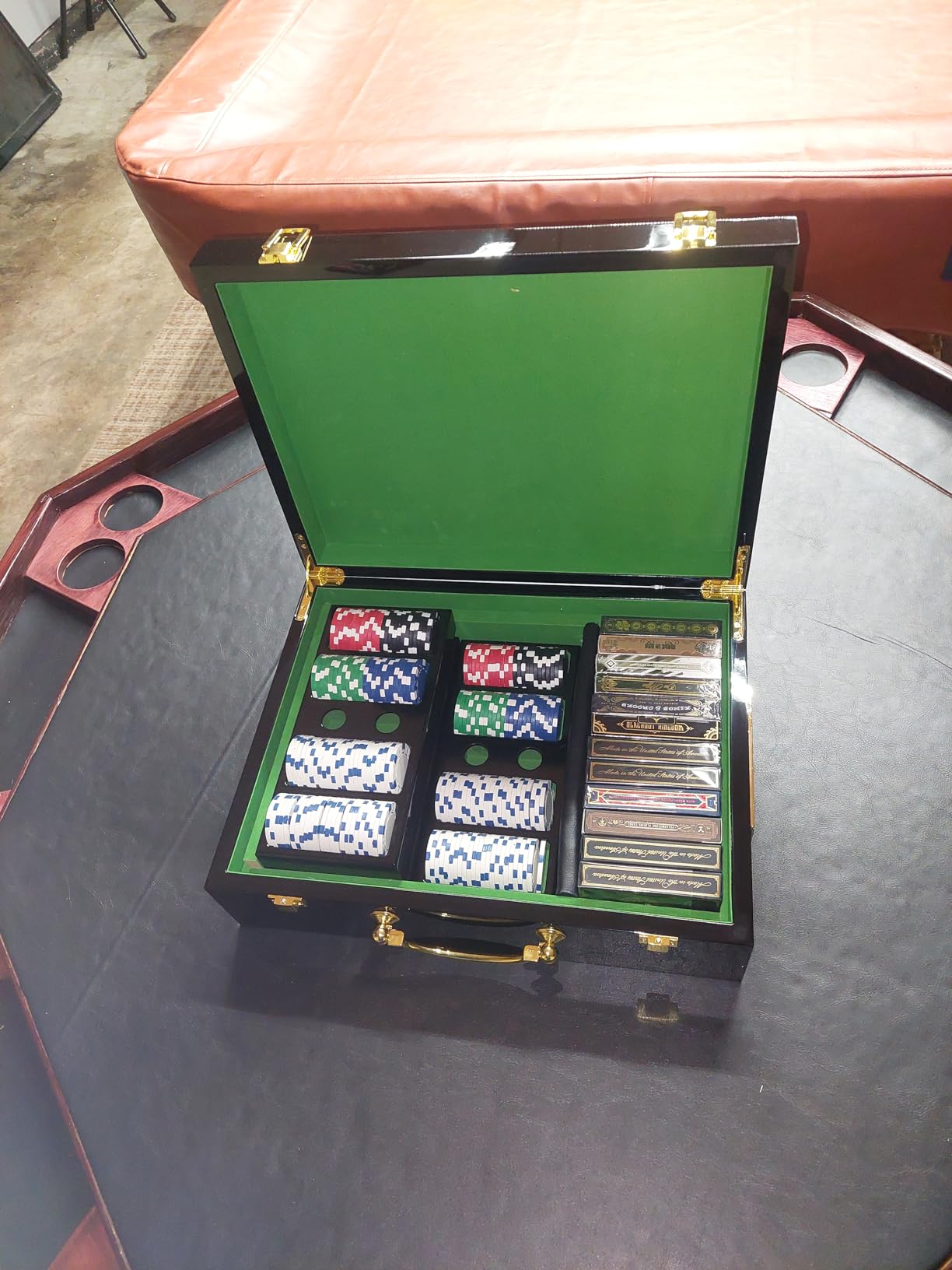 Brybelly Premium Wooden Mahogany Poker Chip Case - Glossy, Casino-Grade Chest with Felt-Lined Interior - Holds 750 Chips customer photo 2