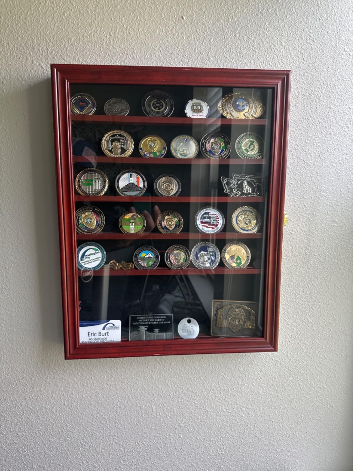 Military Challenge Coin Display Case Wall Mount Cabinet Poker Chips Holder Display Case Stand Rack Mahogany Finish Frame Pro 98% UV Protection customer photo 2