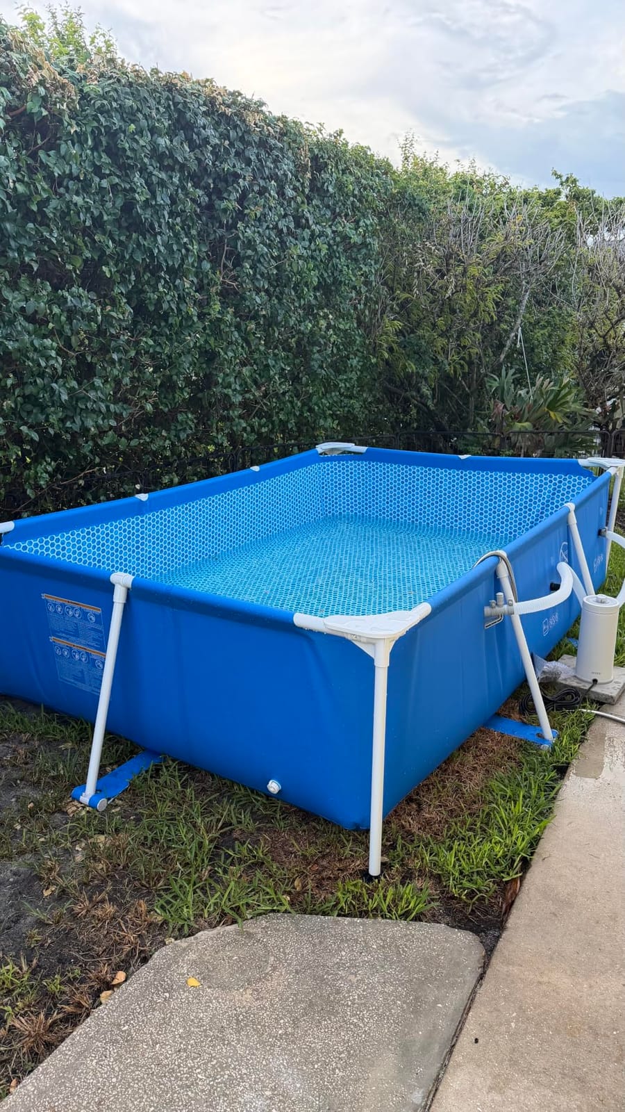INTEX Metal Frame 8ft 6in x 5ft 3in x 25in Above Ground Swimming Pool customer photo 2