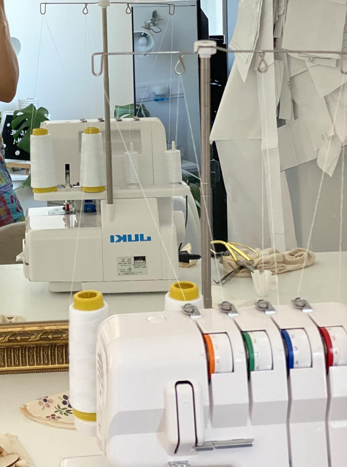 Juki, MO-50E, 3 or 4 Thread Serger, Lay In Tensions, Adjustable Differential Feed, Built In Rolled Hem, Automatic Lower Looper Threader, Retractable Upper Knife (MO-50E/UL) customer photo 2