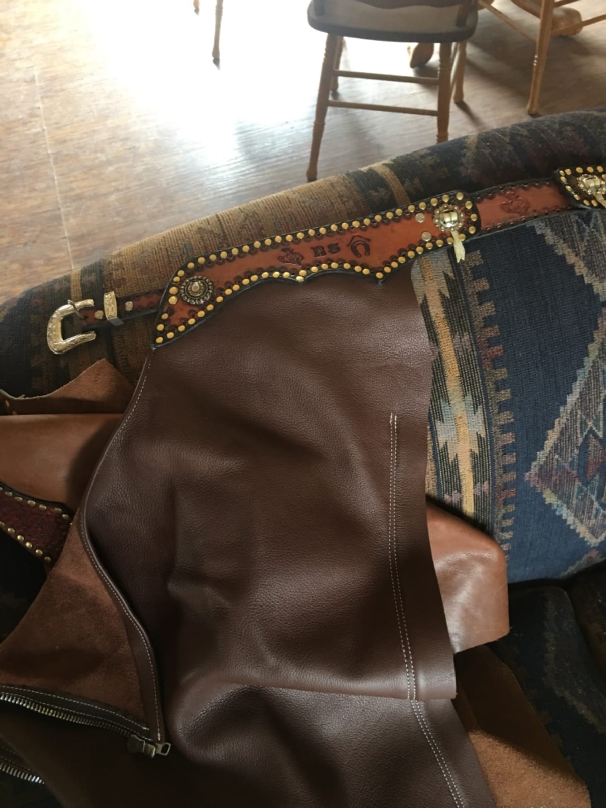 Weaver Leather Shotgun Full Grain Leather Work Chaps, Brown, Medium customer photo 2