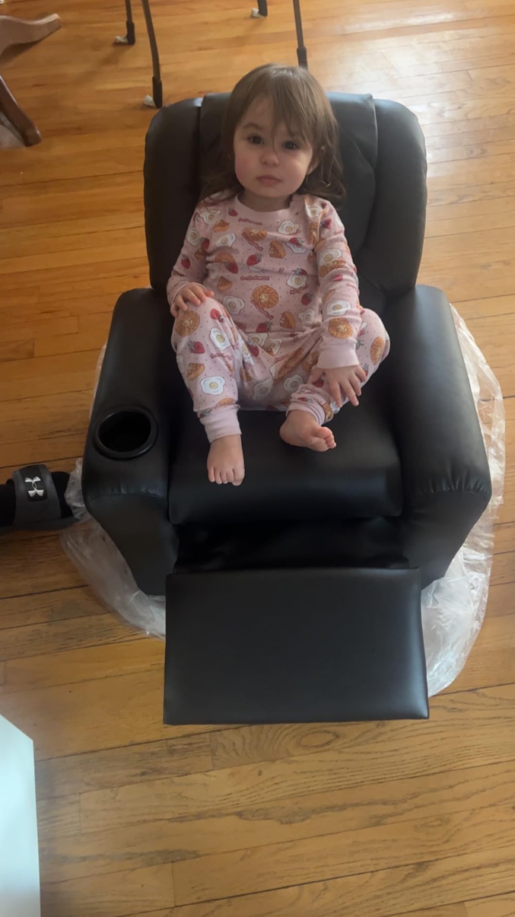 Flash Furniture Vana LeatherSoft Kids Recliner with Cup Holder, Headrest, and Safety Recline, Contemporary Reclining Chair for Kids, Supports up to 90 lbs., Brown customer photo 1