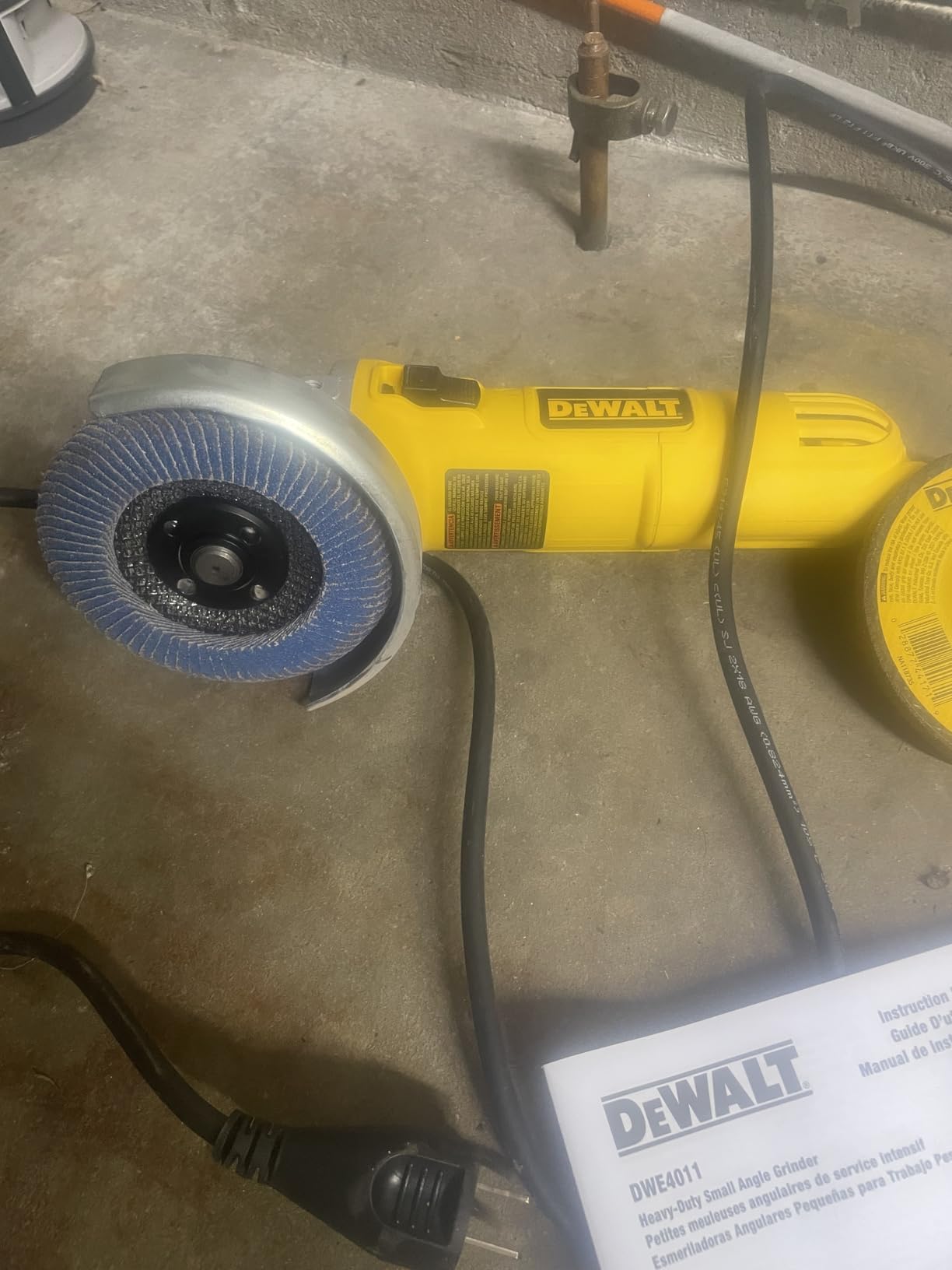 DEWALT Angle Grinder, One-Touch Guard, 4-1/2 -Inch (DWE4011) customer photo 2