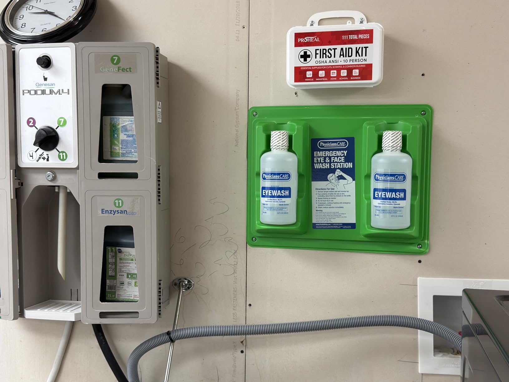 PhysiciansCare Wall-Mountable Eyewash Station with 2 Bottles of Eye Wash Solution, 32 oz Each customer photo 2