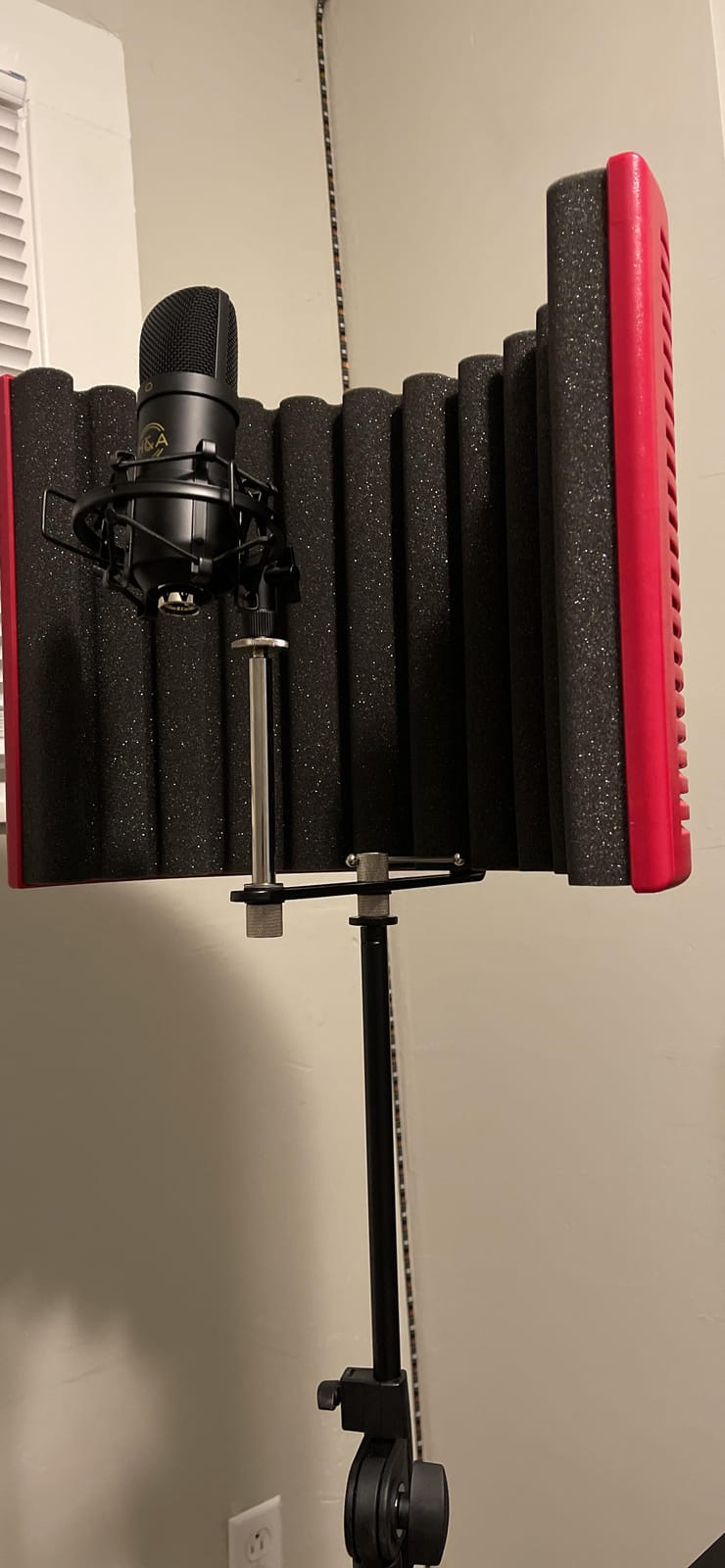 sE Electronics RF-X Reflexion Filter - Portable Microphone Isolation Shield for Recording Music, Podcasts & Voice-Overs - Four-Layer Acoustic Sound Shield for Home Recording Studio Equipment (Black) customer photo 2