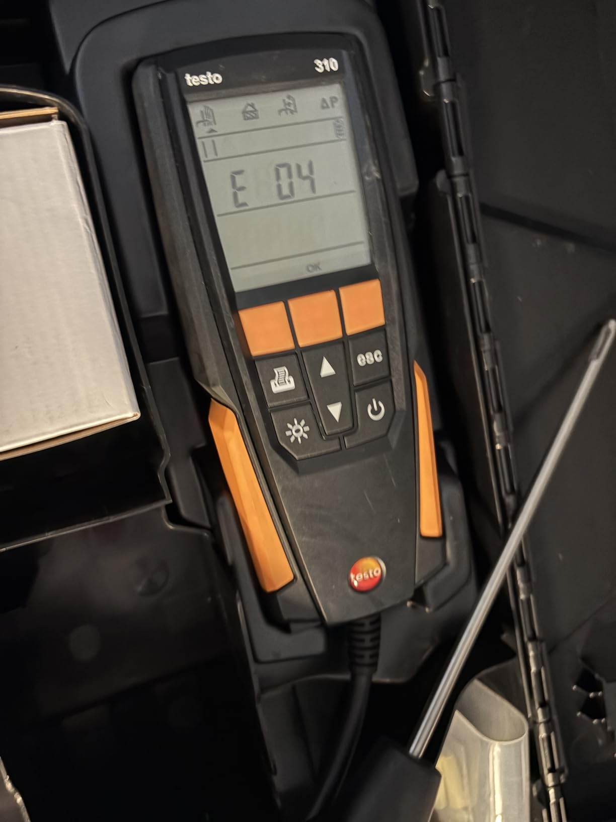 testo 310 I Residential Combustion Analyzer Kit I Flue Gas Detector Set for Heating Systems | Measures O2, CO2, Draft, Pressure, Flue and Ambient Temp. Kit Includes Probe, Filters, USB Charger, Hard Case customer photo 1