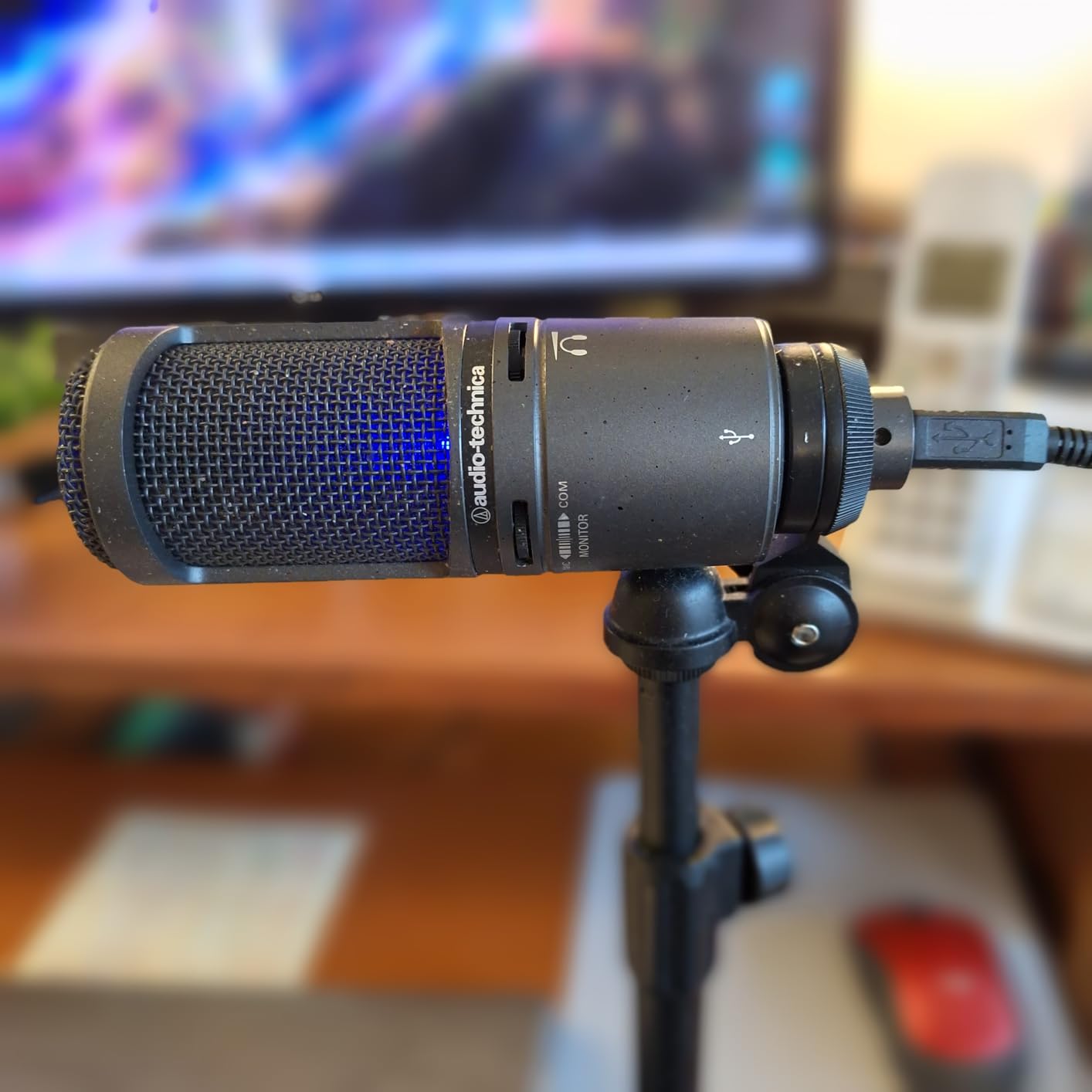 Audio-Technica AT2020USB+ Cardioid Condenser USB Microphone, with Built-in Headphone Jack & Volume Control, Perfect for Content Creators (Black) customer photo 2