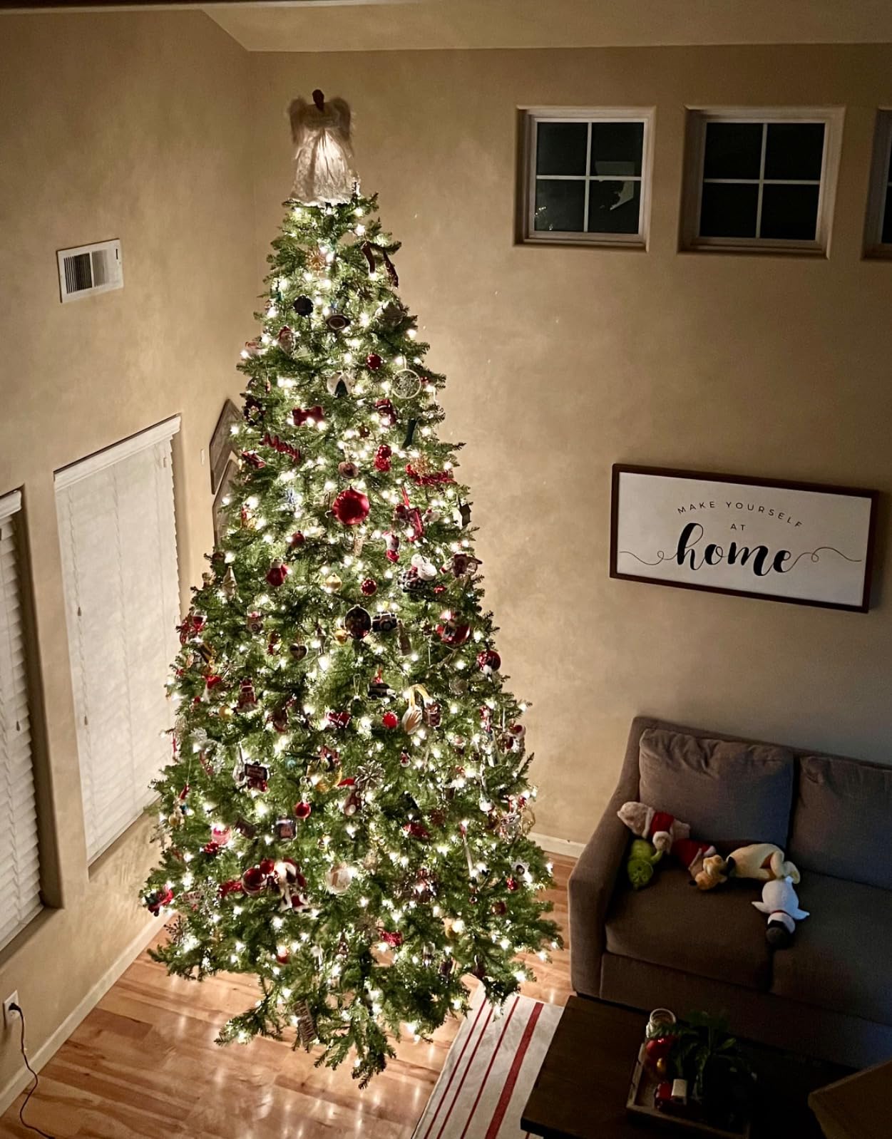 National Tree Company 7 ft Pre-Lit Dunhill Fir Full Artificial Christmas Tree | 700 Warm White LED Lights, 2,144 Tips, Includes Stand, Green customer photo 2