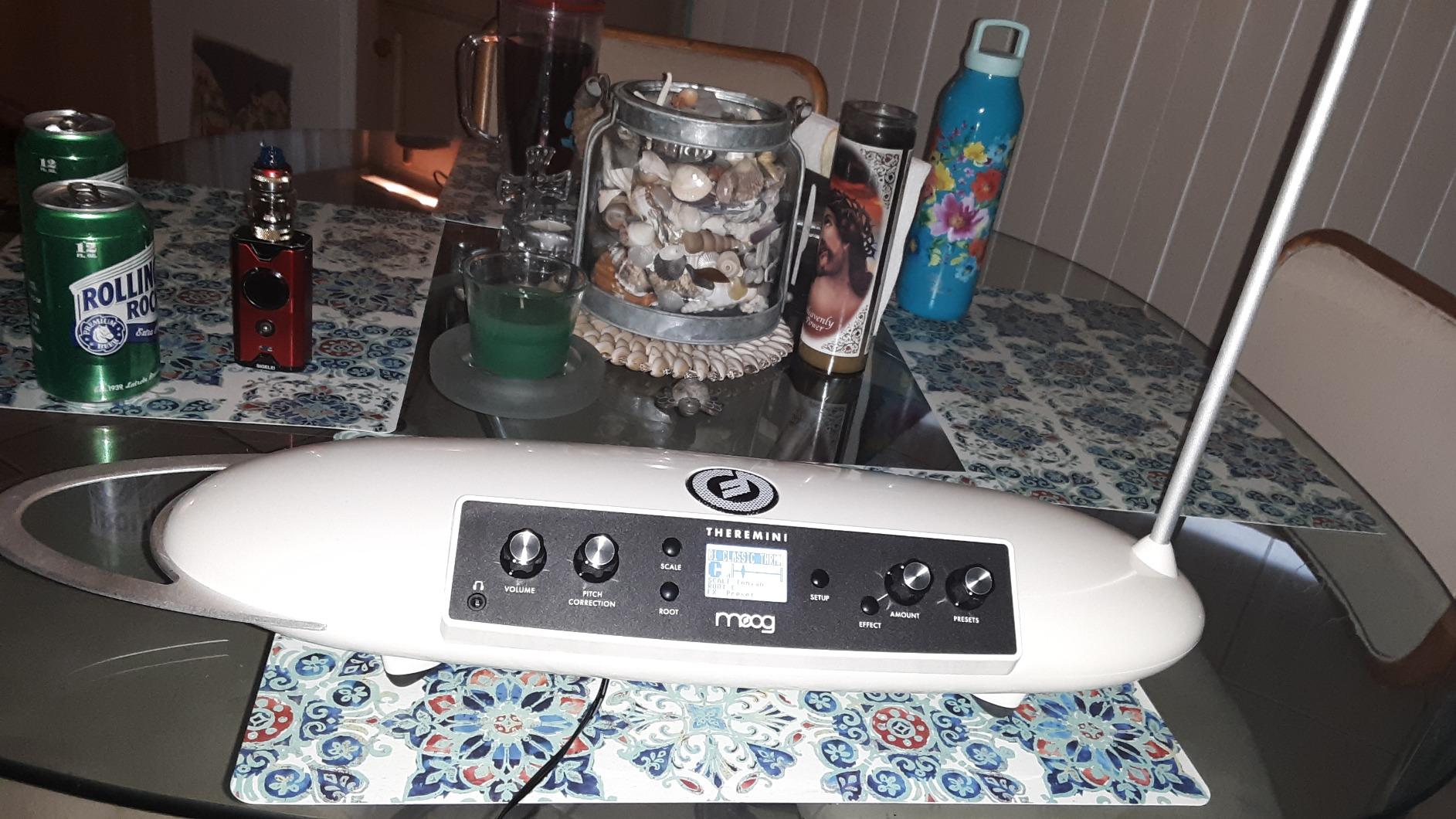MOOG Theremini Theremin Synthesizer | Pitch Correction, CV Out, Built-In Tuner and Speaker, AniMOOG Synthesizer Sound Engine with 32 Presets, LCD Screen customer photo 2