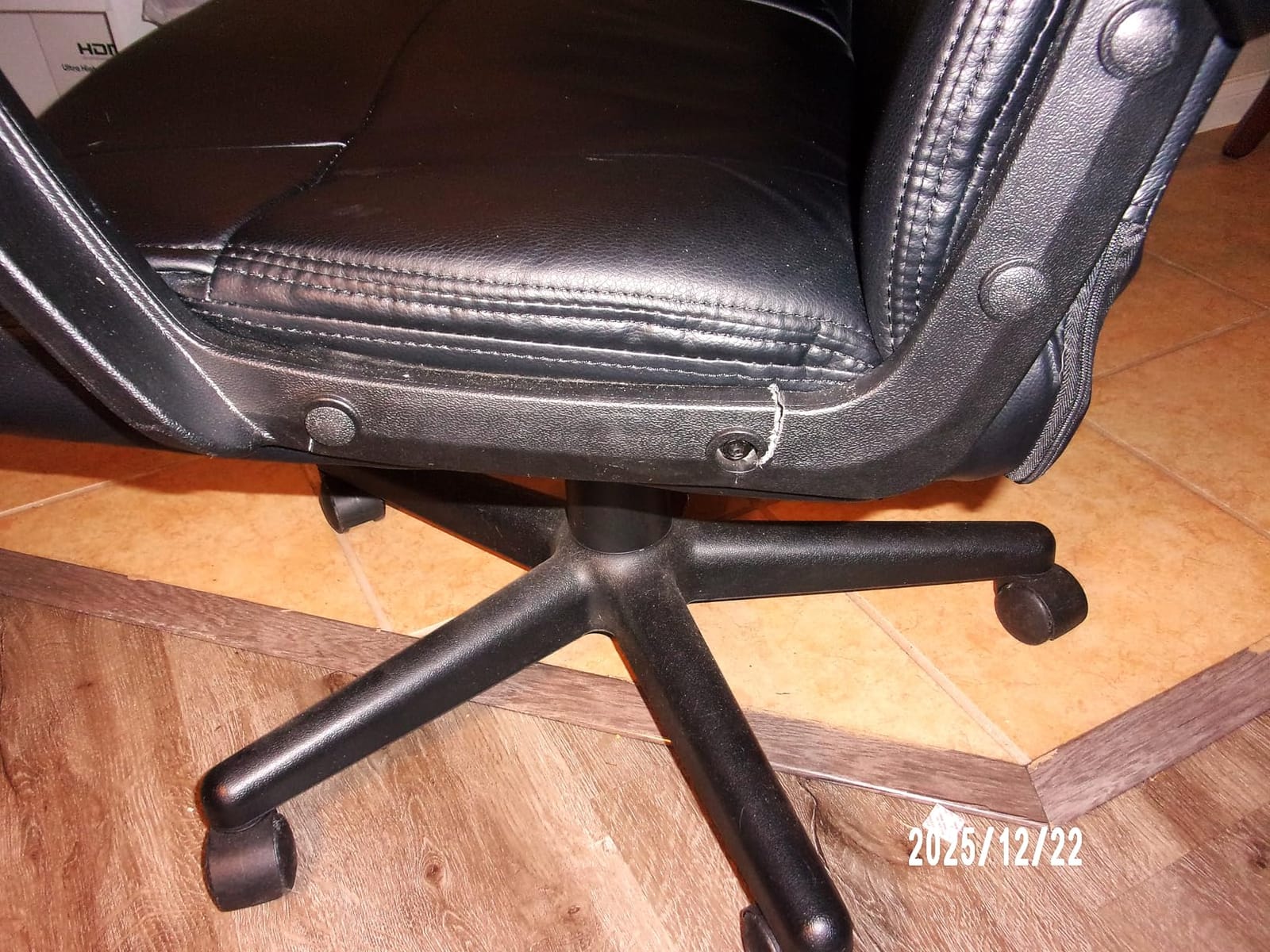 Amazon Basics Mid-Back Task customer photo 2