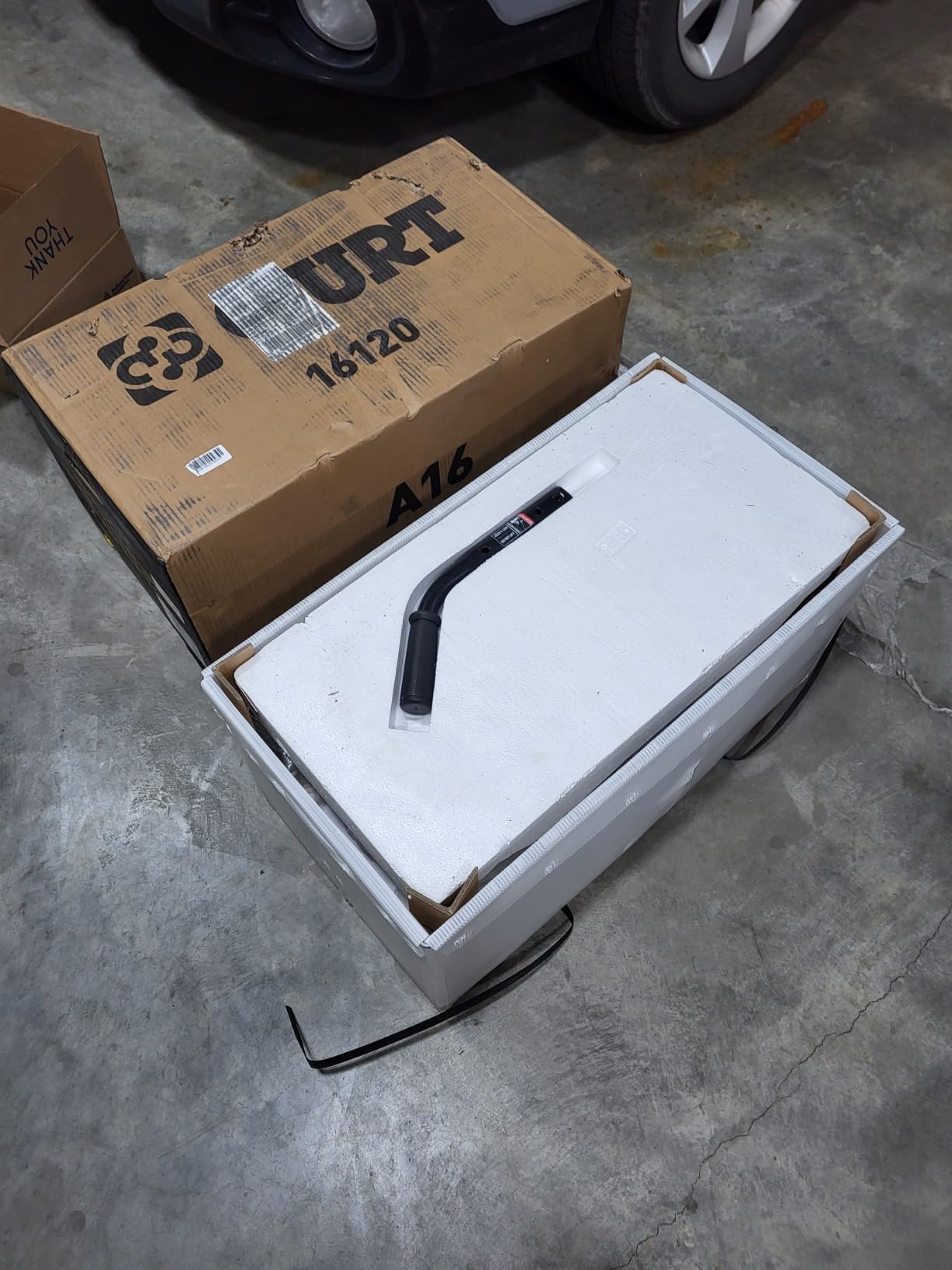 CURT 16120 A16 5th Wheel Hitch, 16,000 lbs customer photo 2
