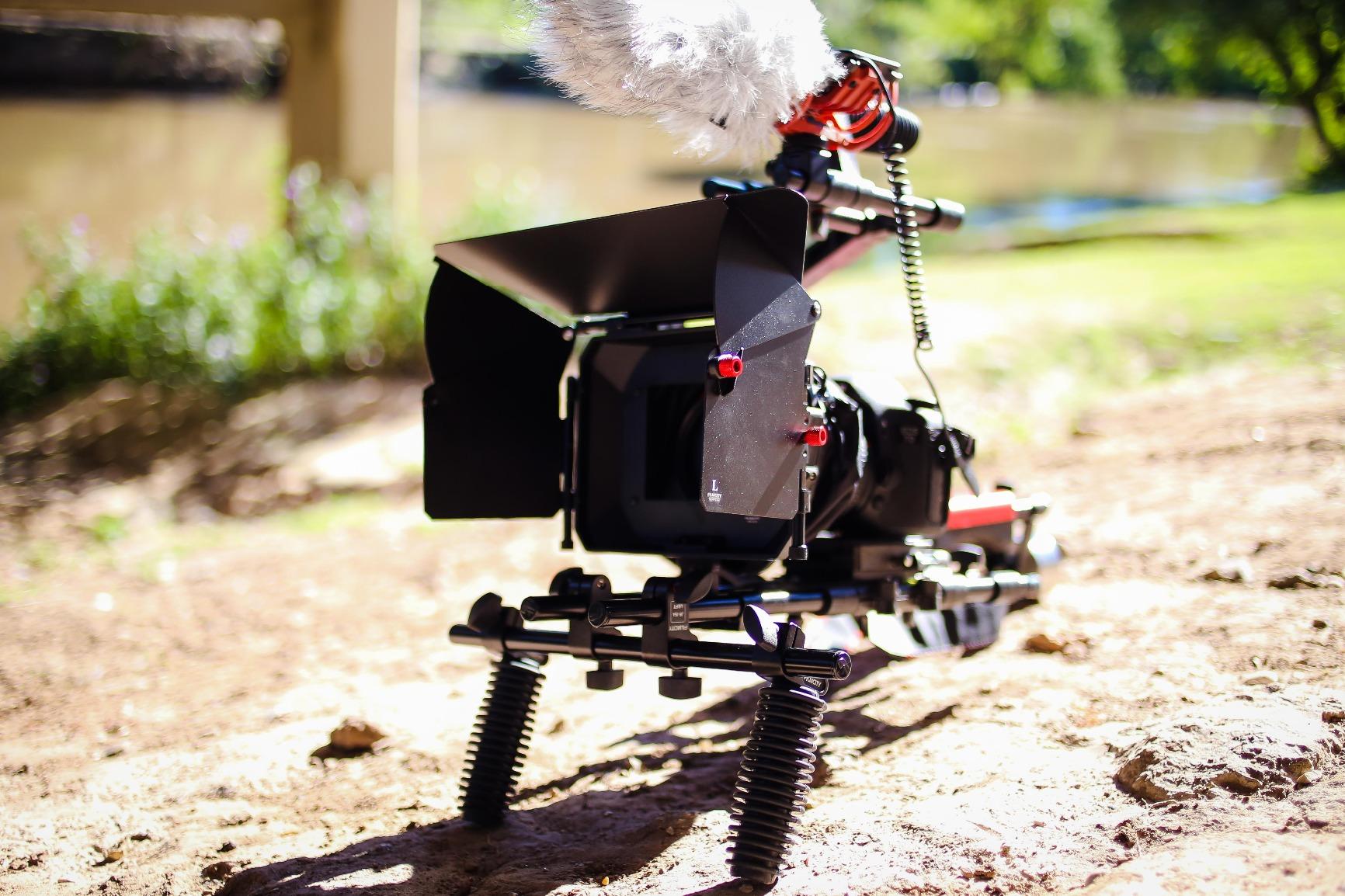 Filmcity FC-02 Shoulder Rig Kit with Matte Box & Cage for DSLR Cameras customer photo 1