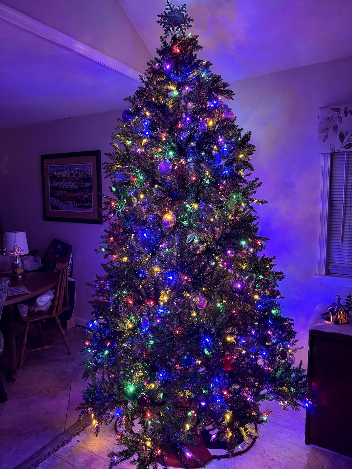 National Tree Company 10 ft Pre-Lit Dunhill Fir Full Artificial Christmas Tree, 1,200 LED Lights, 5,090 Tips, Foot Pedal, 10 Light Functions, Includes Stand, Green customer photo 2