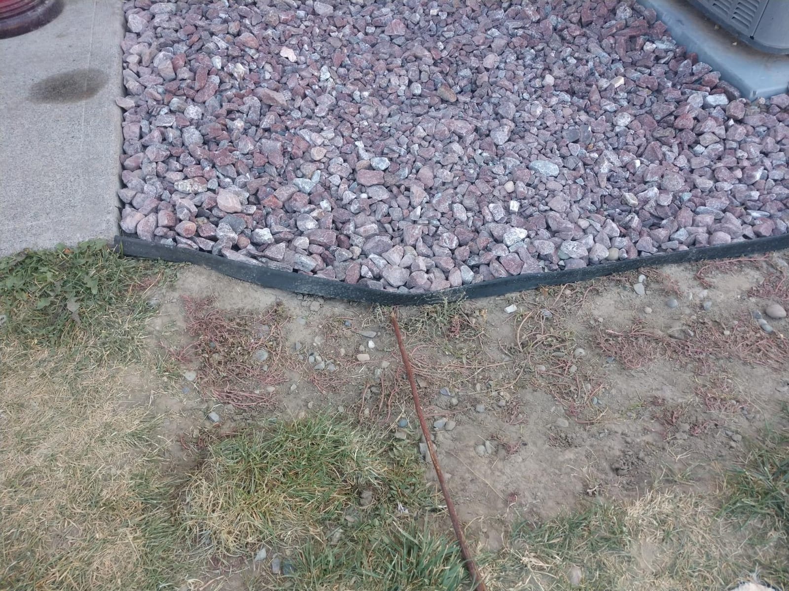 EasyFlex No-Dig Landscape Edging Kit - 100 ft., Black customer photo 2