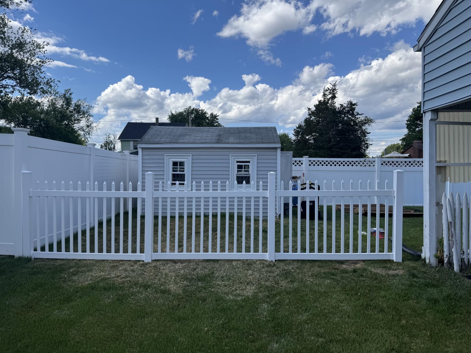 WamBam Nantucket Picket Fence, White Vinyl No Dig DIY Kit | 4ftH x 6ftW, 1 Panel + 1 Post, BL19101 customer photo 2