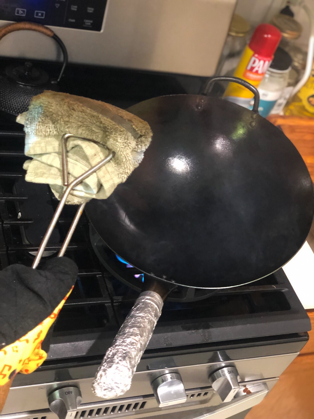 Craft Wok Traditional Hand Hammered Chinese Carbon Steel Wok with Wooden and Steel Helper Handle (14 Inch, Round Bottom Pow Wok Pan) / 731W88 customer photo 2