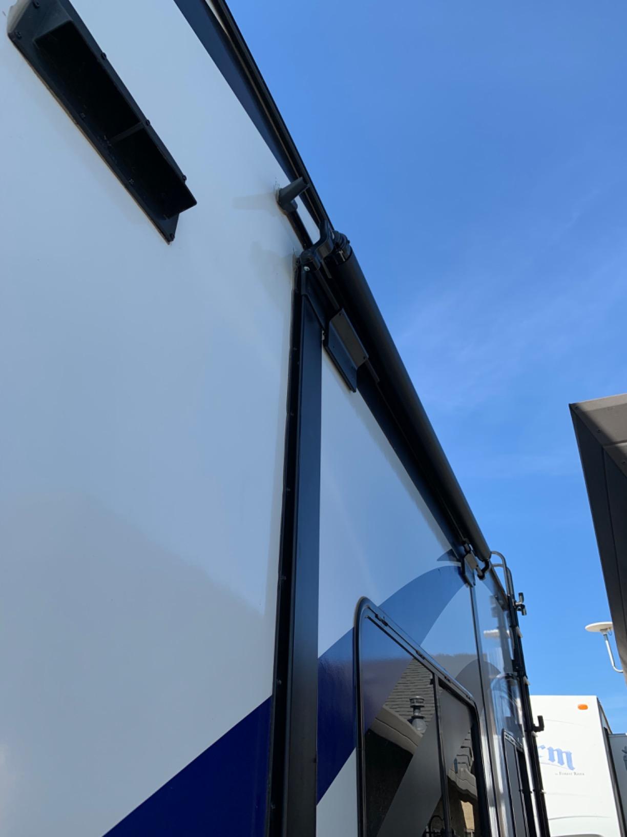 Solera 5000 Series Black Slide Topper RV Slide-Out Awning 7' (6'7