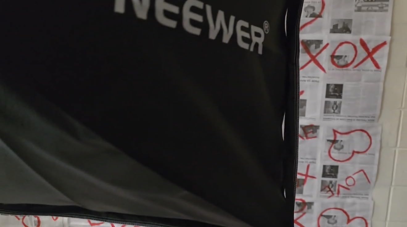 NEEWER 700W Equivalent Softbox Lighting Kit, 2Pack UL Certified 5700K LED Lighting Bulbs, 24x24 inches Softboxes with E26 Socket, Photography Continuous Lighting Kit Photo Studio Equipment customer photo 1