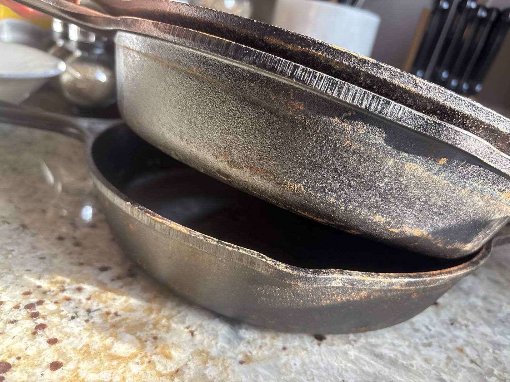 Lodge Cast Iron Set - 7-Piece Set - Pre-Seasoned Kitchen Essentials Set - Skillet, Griddle & Dutch Oven Included customer photo 2