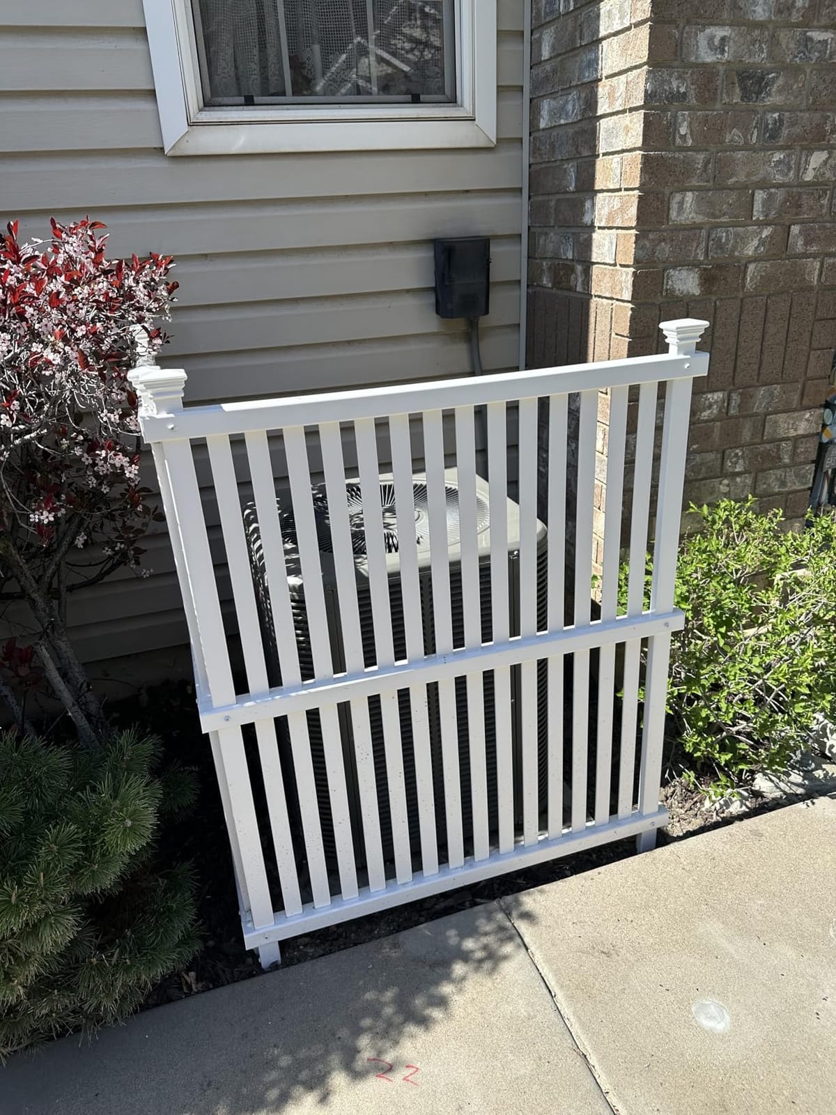 Enclo Wilmington Privacy Screen 2pk, White Vinyl DIY No Dig Kit | 45.5inH x 36.5inW, 2 Panels, ZP19008 customer photo 1