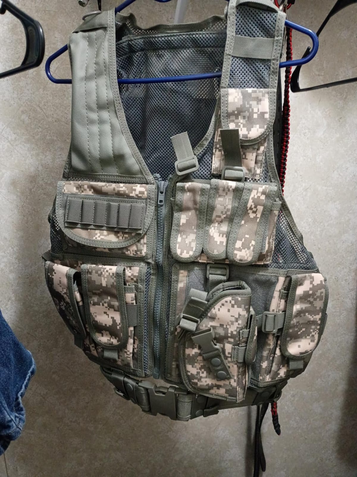 vAv YAKEDA Tactical Vest Outdoor Ultra-Light Breathable Training Airsoft Vest Adjustable for Adults customer photo 2