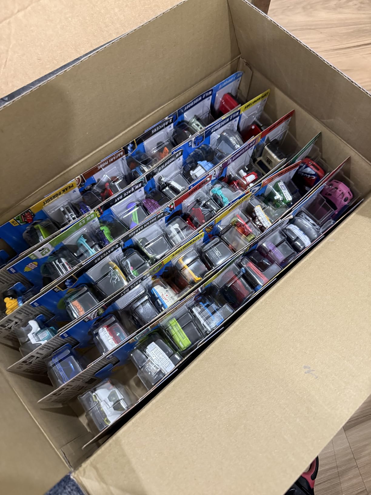 Hot Wheels Toy Cars & Trucks 20-Pack, Set of 20 1:64 Scale Vehicles for Play or Display, Instant Collection (Styles May Vary) customer photo 1
