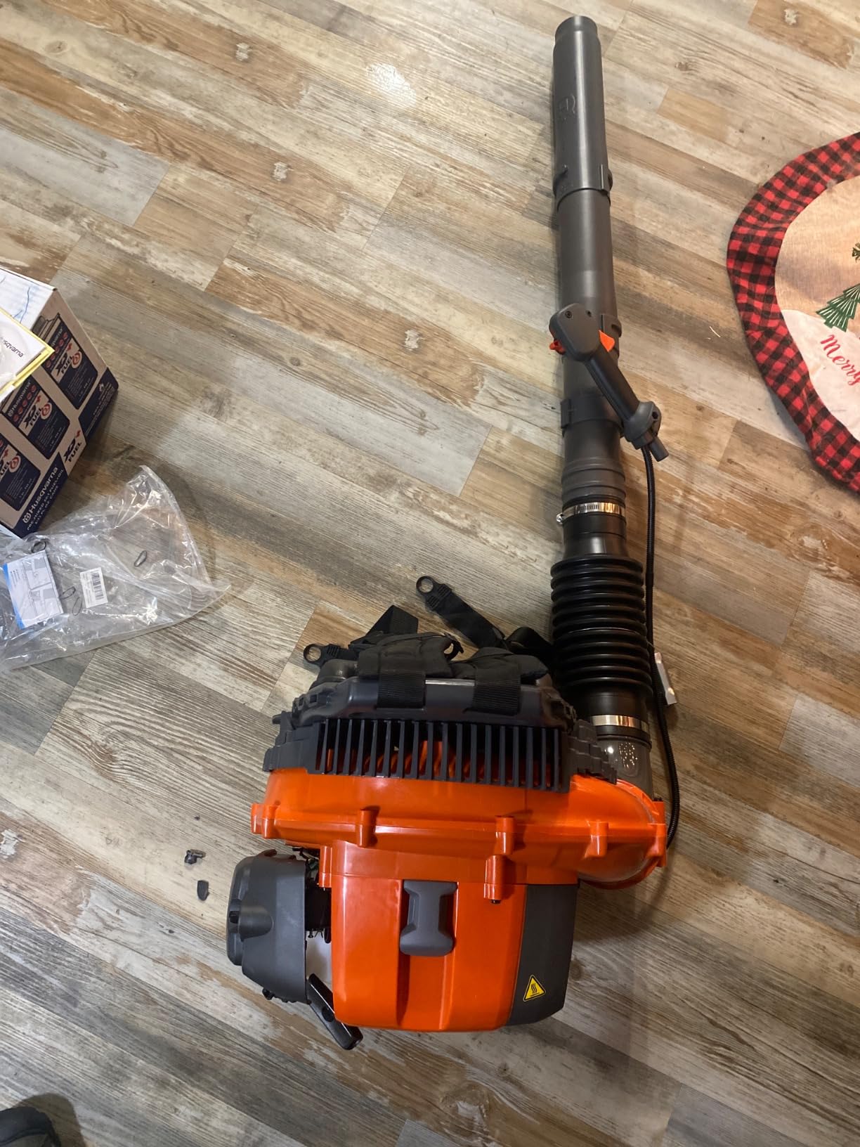 Husqvarna 360BT Gas Backpack Leaf Blower, 65.6-cc 3.81-HP 2-Cycle customer photo 1