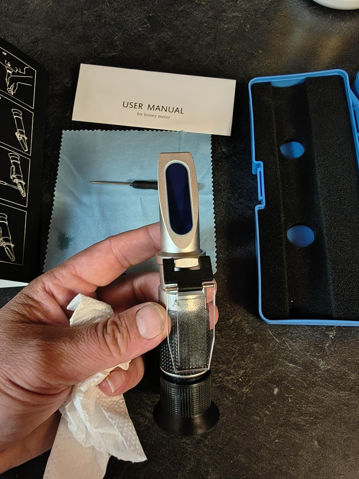 aichose Honey Refractometer for Honey Moisture, Brix and Baume, 3-in-1 Uses, 58-90% Brix Scale Range Honey Moisture Tester, with ATC, Ideal for Honey, Maple Syrup, and Molasses, Bee Keeping Supplies customer photo 1