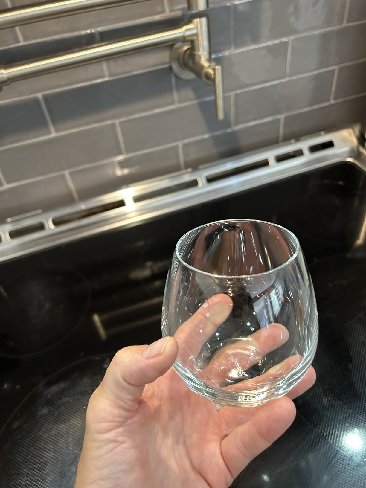 JoyJolt Spirits Stemless Wine Glasses for Red or White Wine (Set of 4) - 15-Ounces customer photo 2