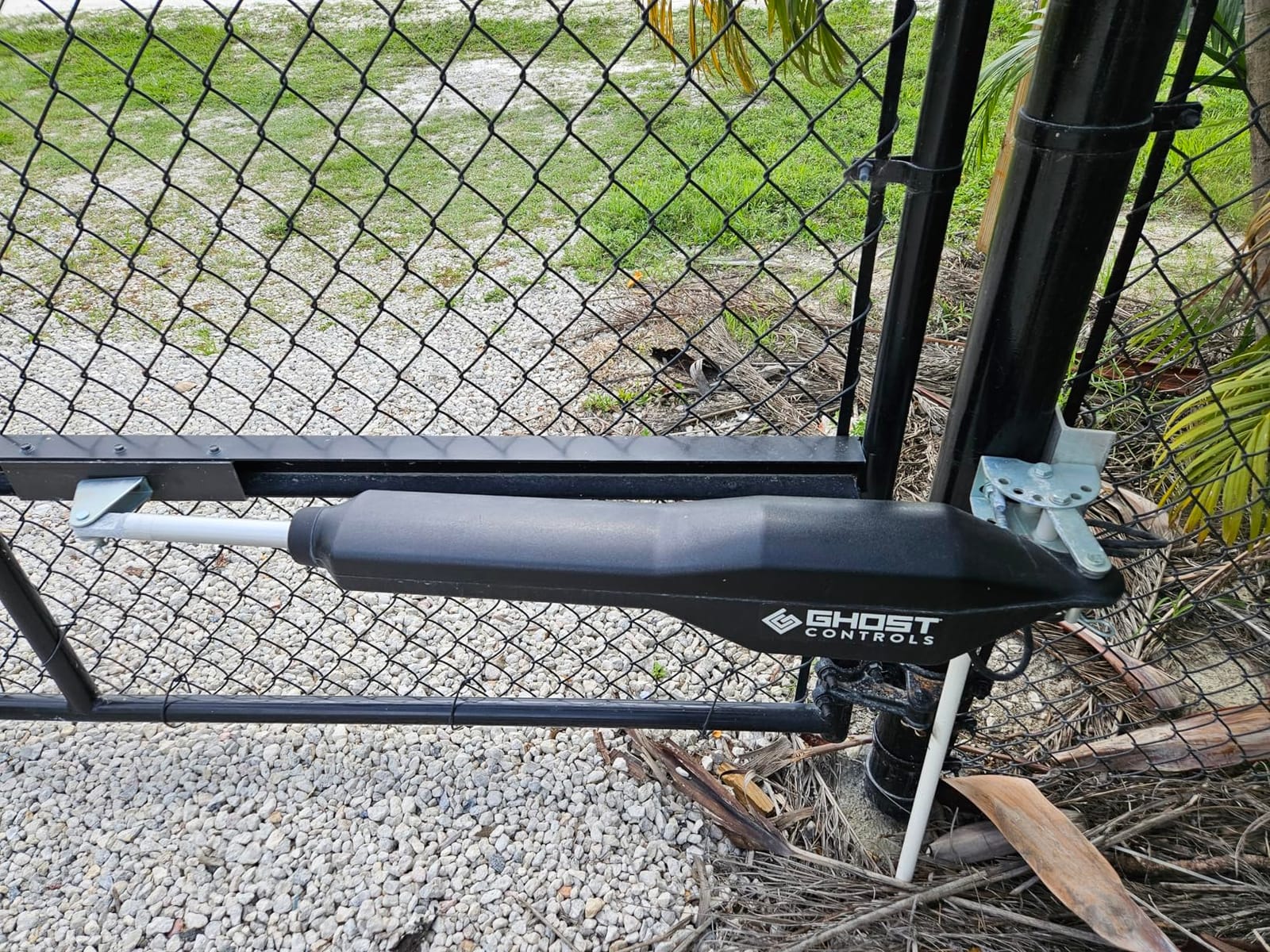 Ghost Controls TDS2XP Heavy-Duty Solar Dual Automatic Gate Opener Kit for Swing Gates Up to 20 Feet customer photo 2