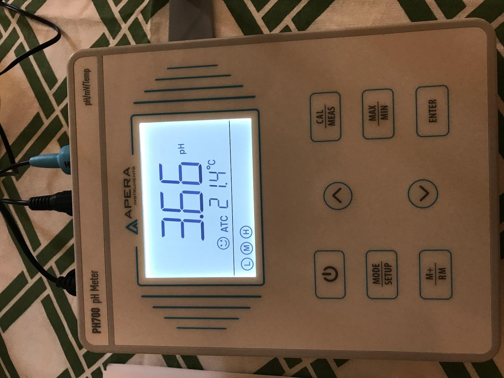 Apera Instruments AI501 PH700 Benchtop Lab pH Meter, 0.01 pH Accuracy, 1-3 Points Auto Calibration, 3-in-1 pH/Temp. Electrode customer photo 1