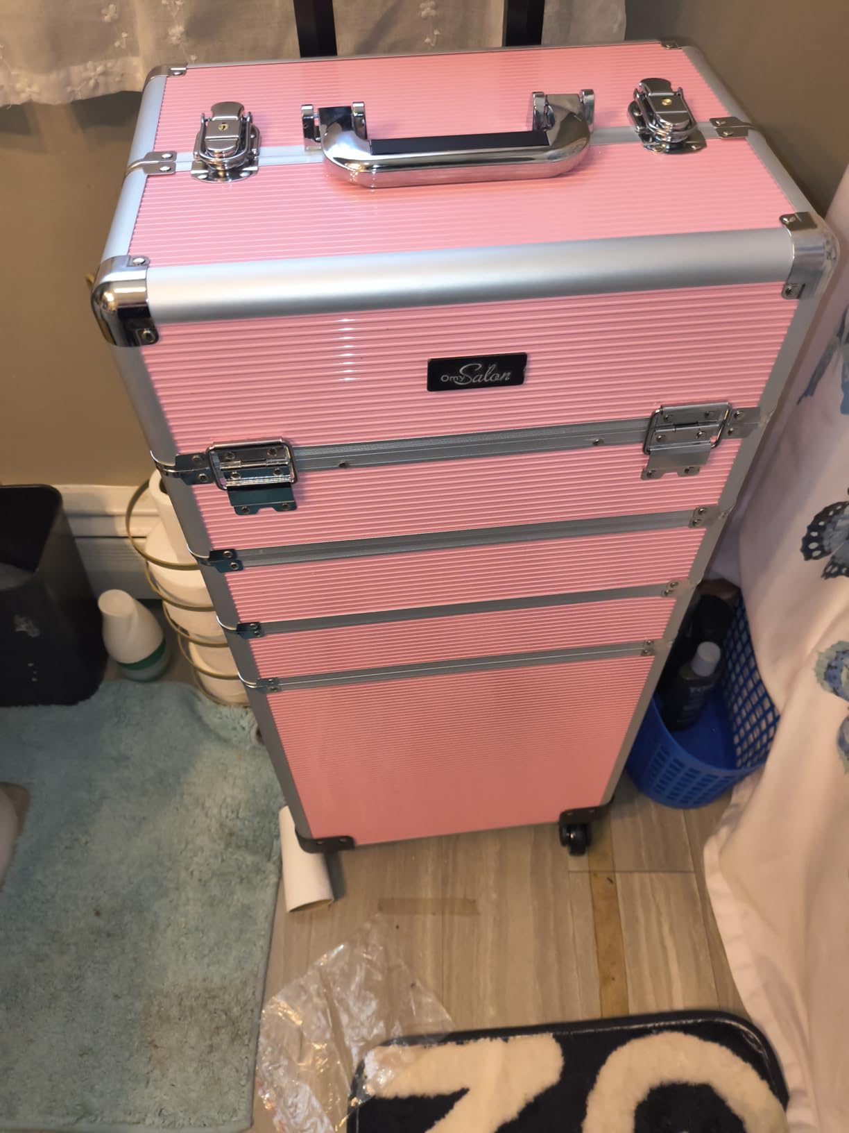 mefeir 4 in 1 Rolling Makeup Train Case, Aluminum Makeup Travel Organizer Cosmetic Case, Cosmetology Display Suitcase on Wheels, Beauty Storage Luggage Lockable w/4 Removable Wheels (Pink) customer photo 2