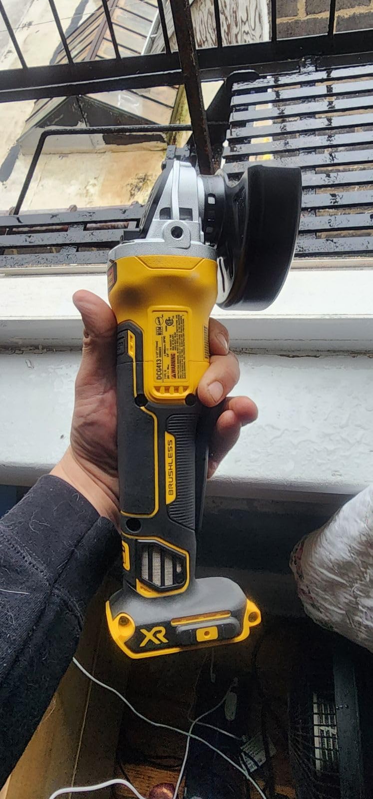 DEWALT 20V MAX* Angle Grinder Tool Cordless Brushless, 4 1/2 Inch, with Paddle Switch and Kickback Brake, Tool Only (DCG413B) customer photo 2