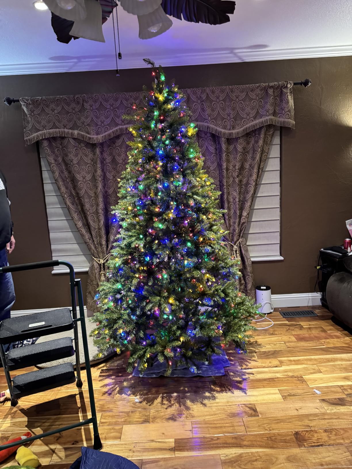 National Tree Company 12ft Pre-Lit Dunhill Fir Artificial Christmas Tree | 1,200 LED Lights, 7,794 Tips, 10 Light Functions, PowerConnect, Foot Pedal, Includes Stand, Green customer photo 1
