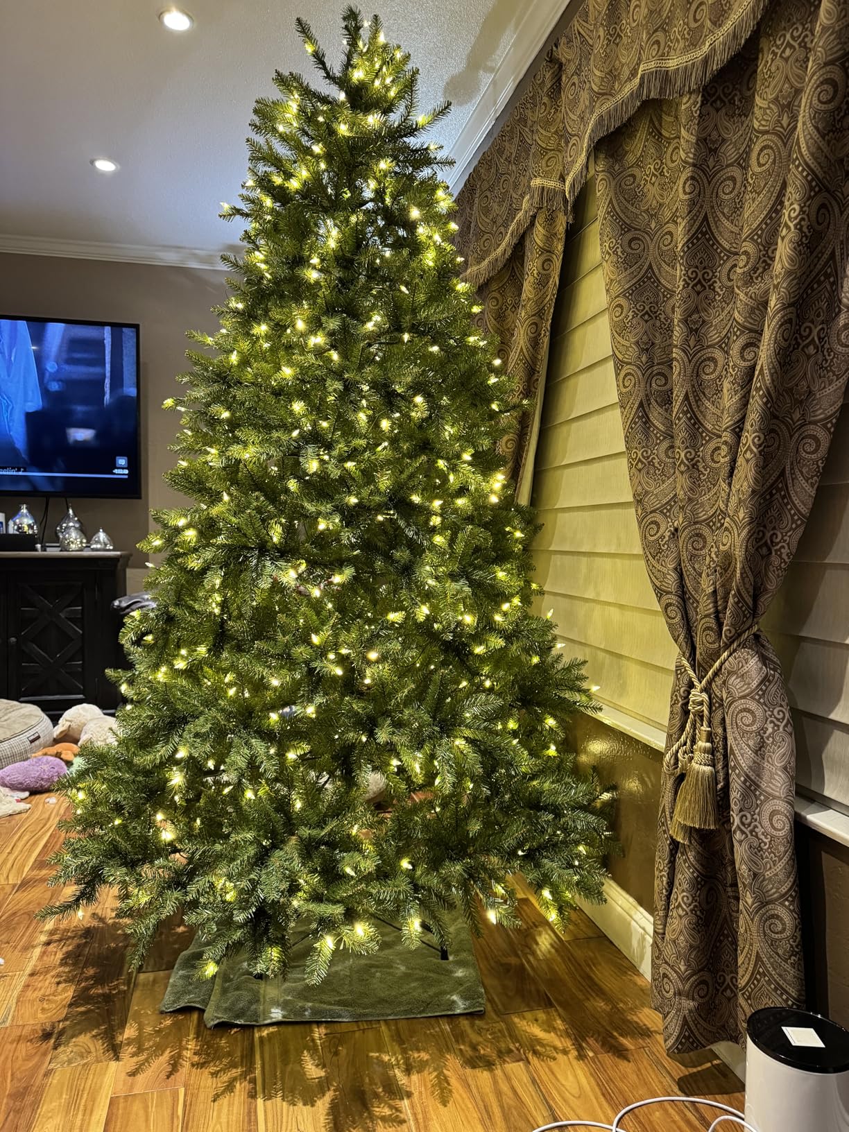 National Tree Company 12ft Pre-Lit Dunhill Fir Artificial Christmas Tree | 1,200 LED Lights, 7,794 Tips, 10 Light Functions, PowerConnect, Foot Pedal, Includes Stand, Green customer photo 2