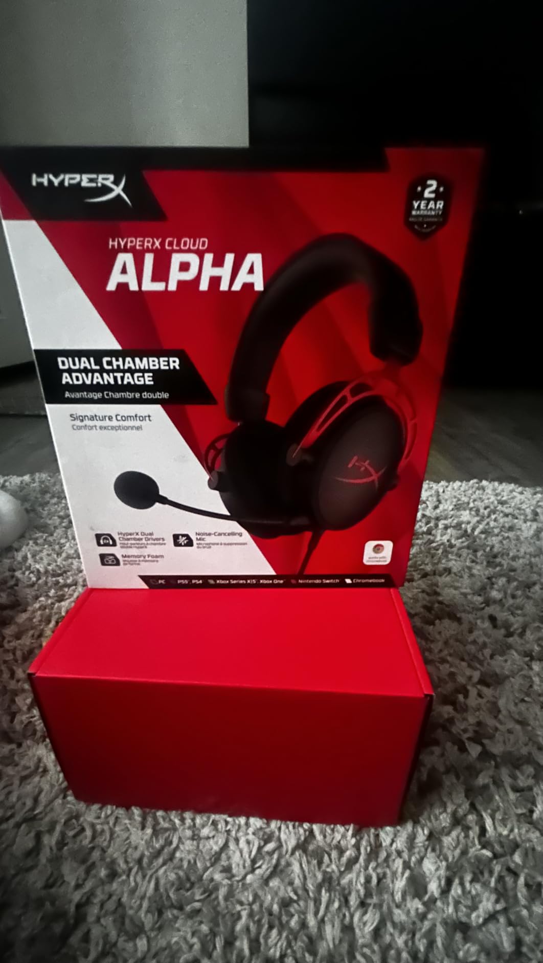 HyperX Cloud Alpha - Gaming Headset, Dual Chamber Drivers, Legendary Comfort, Aluminum Frame, Detachable Microphone, Works on PC, PS4, PS5, Xbox One, Xbox Series X|S, Nintendo Switch and Mobile – Red customer photo 2