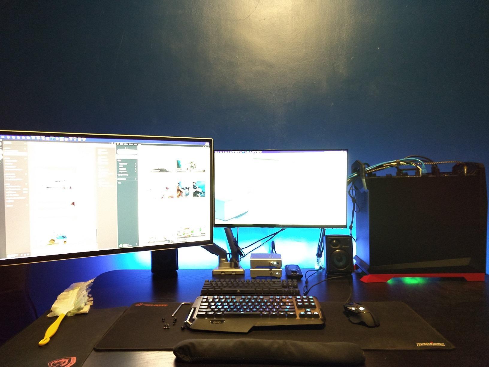Mount-It! Dual Monitor Desk Mount with USB 3.0 Ports, Full Motion Dual Monitor Stand for 2 Screens up to 32 Inches, VESA 75x75 & 100x100, Clamp or Grommet Installation customer photo 1