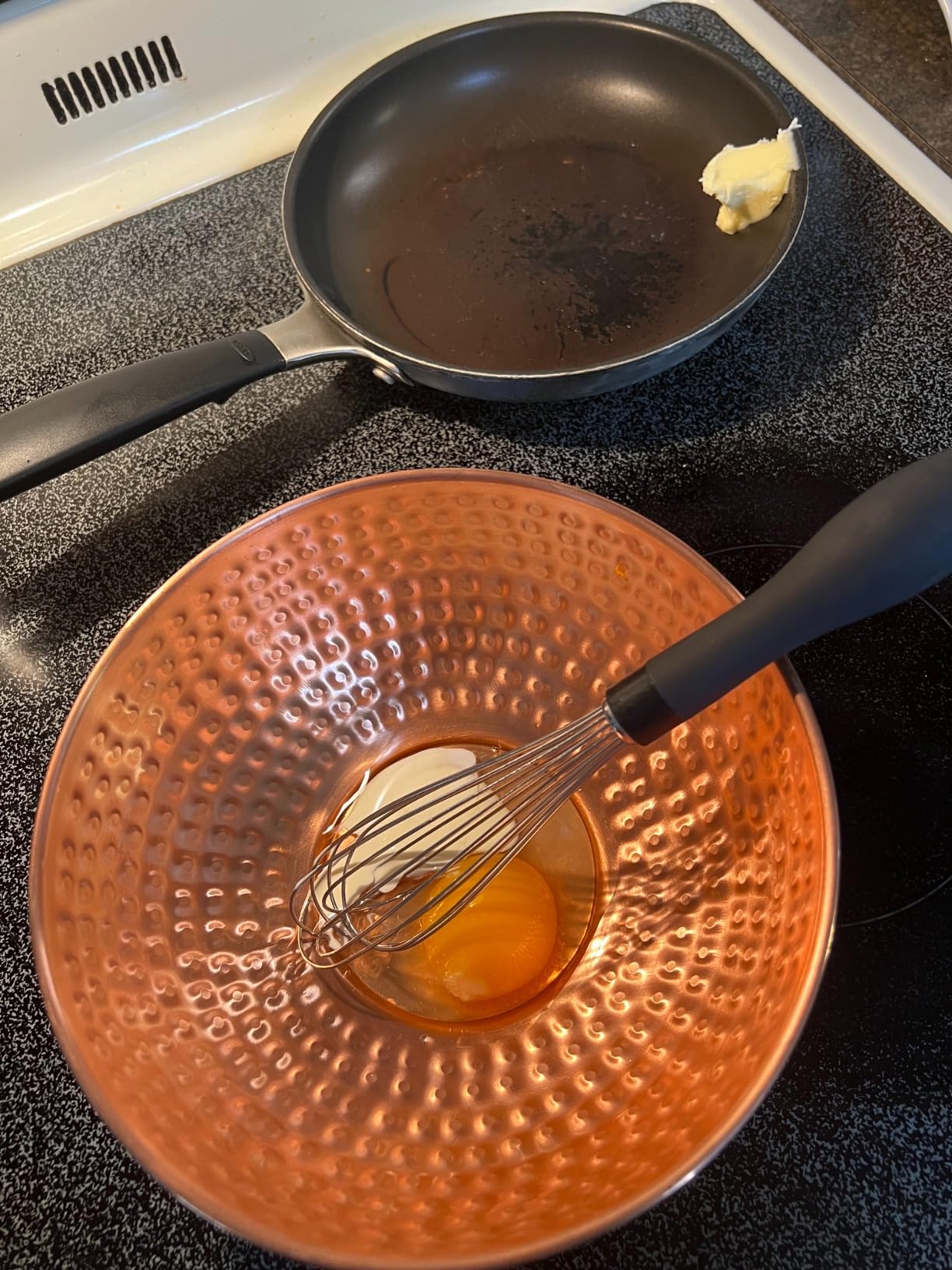 GoCraft Pure Copper Mixing Bowl with Hammered Finish for Salad, Egg Beating, Decorative & Kitchen Serving Purposes - 7.5