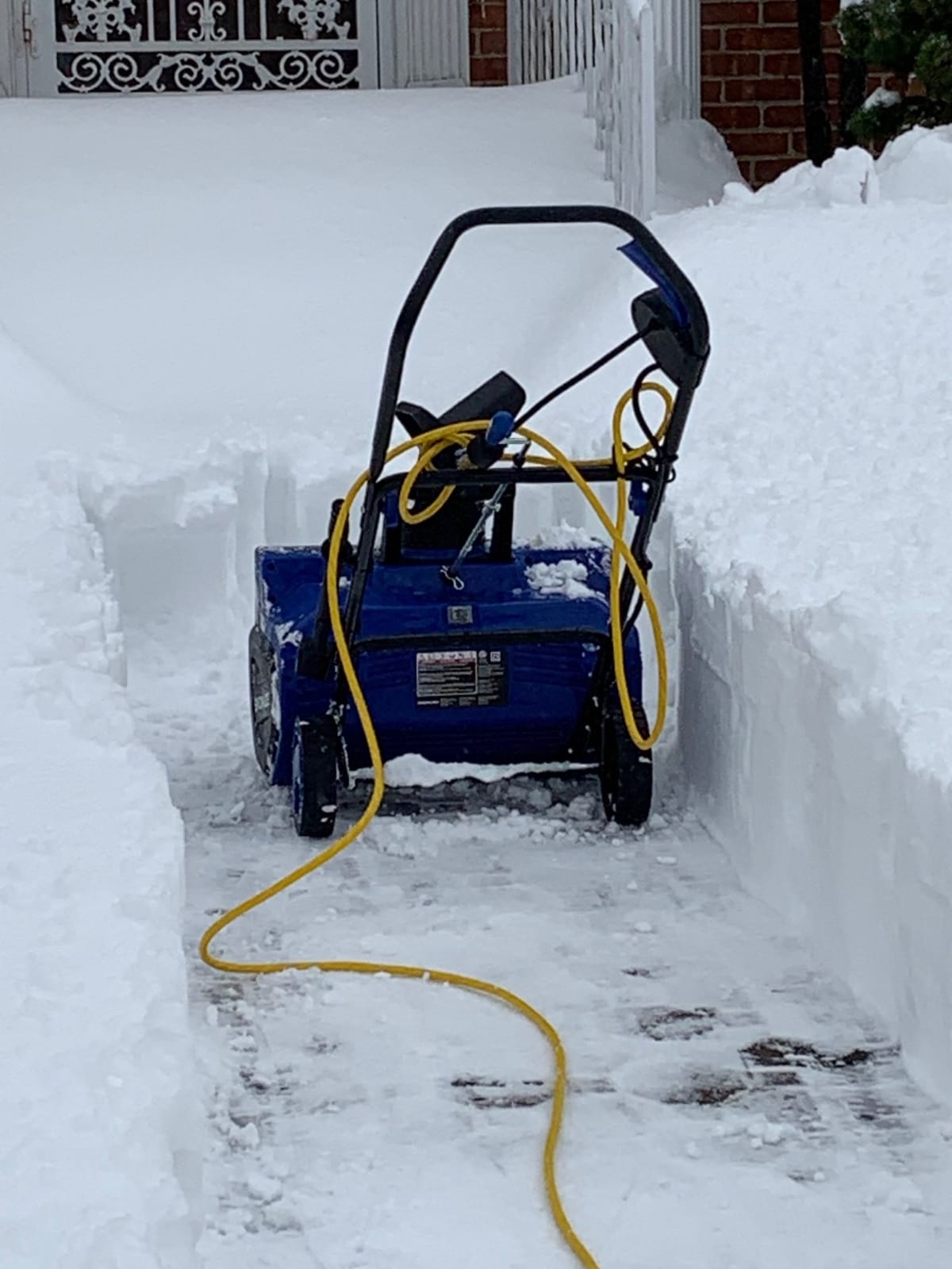 Snow Joe Corded Electric Snow Blower, 22 Clearing Path, Dual LEDs, SJ627E customer photo 2