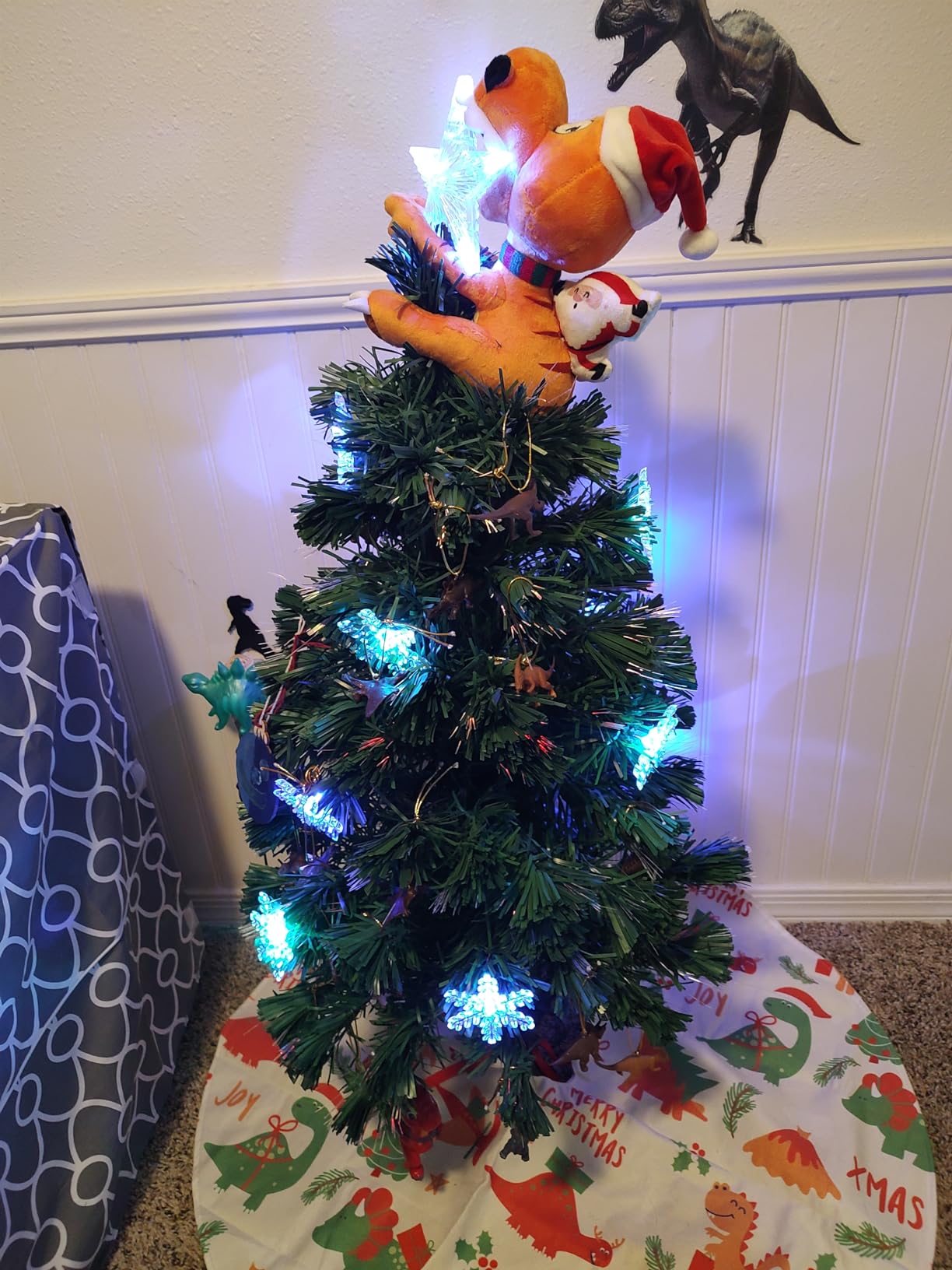 Goplus 3FT Pre-Lit Fiber Optic Artificial Christmas Tree, with Multicolor Led Lights and Snowflakes (3 FT) customer photo 2