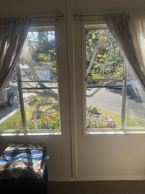 Fenestrelle Expandable Window Screen, 15