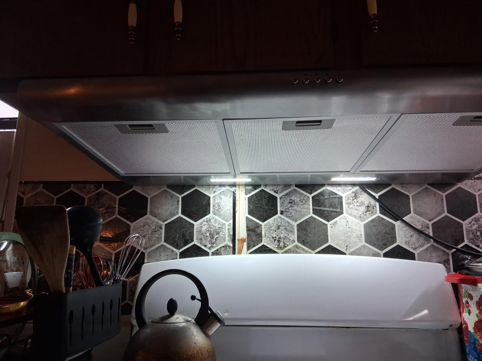 36 in. Delta Coll Ducted Under Cabinet Range Hood, Mesh Filters, Stainless | Cosmo COS-5MU36 Reusable Filters, LED Lighting, Push Button Controls, 3 Fan Speeds, Slim Profile, Top or Rear Venting customer photo 1
