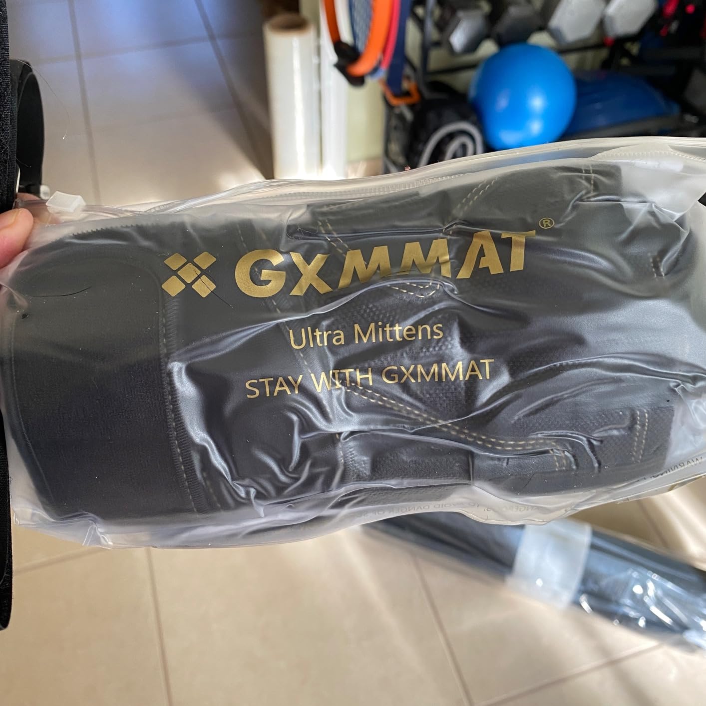 GXMMAT Large Exercise Mat 6'x4'/6'x5'/6'x6'(7mm), Thick Workout Mats for Home Gym Flooring, Extra Wide Non-Slip Durable Cardio Mat, Shoe Friendly, Perfect for Plyo, MMA, Jump Rope, Weights, Fitness customer photo 2