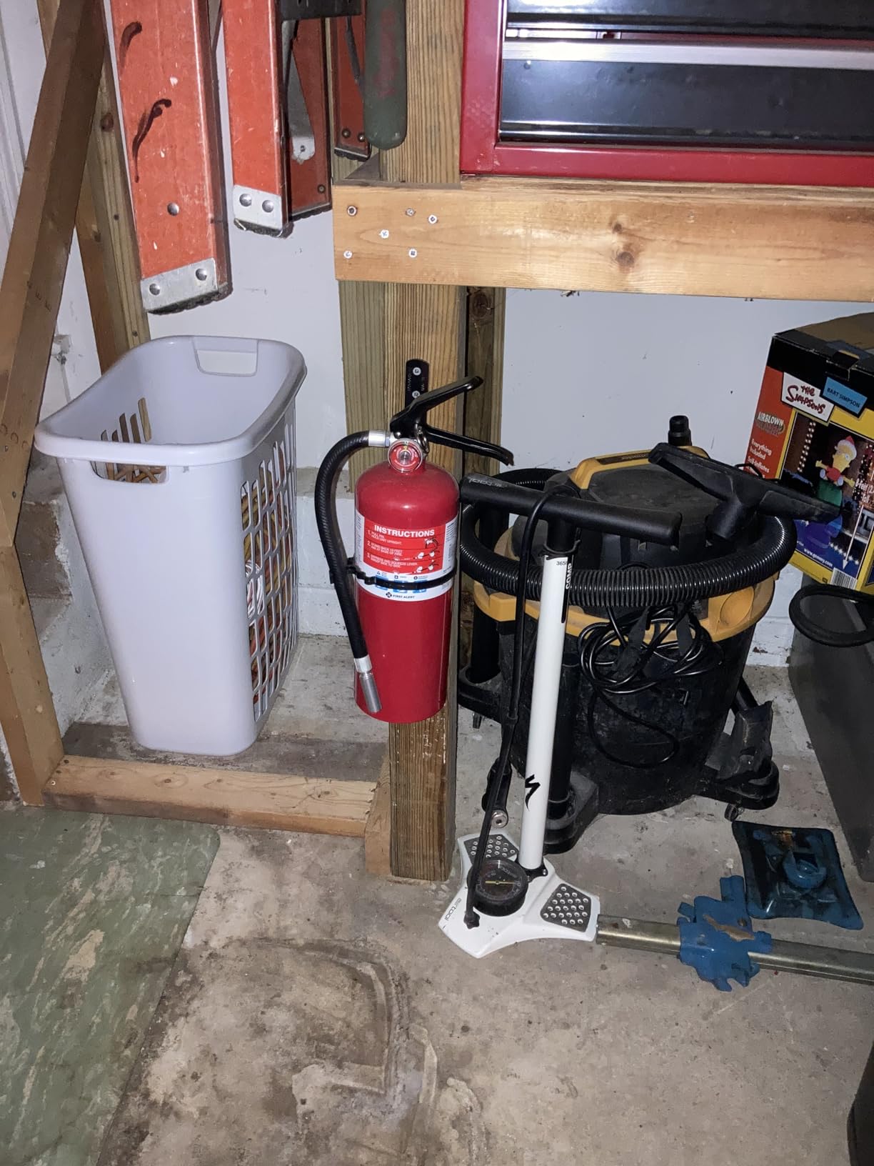 First Alert HOME2PRO Fire Extinguisher, Heavy Duty for Home & Commercial Use, UL Rated 2-A:10-B:C, Rechargeable Compliance Unit customer photo 1