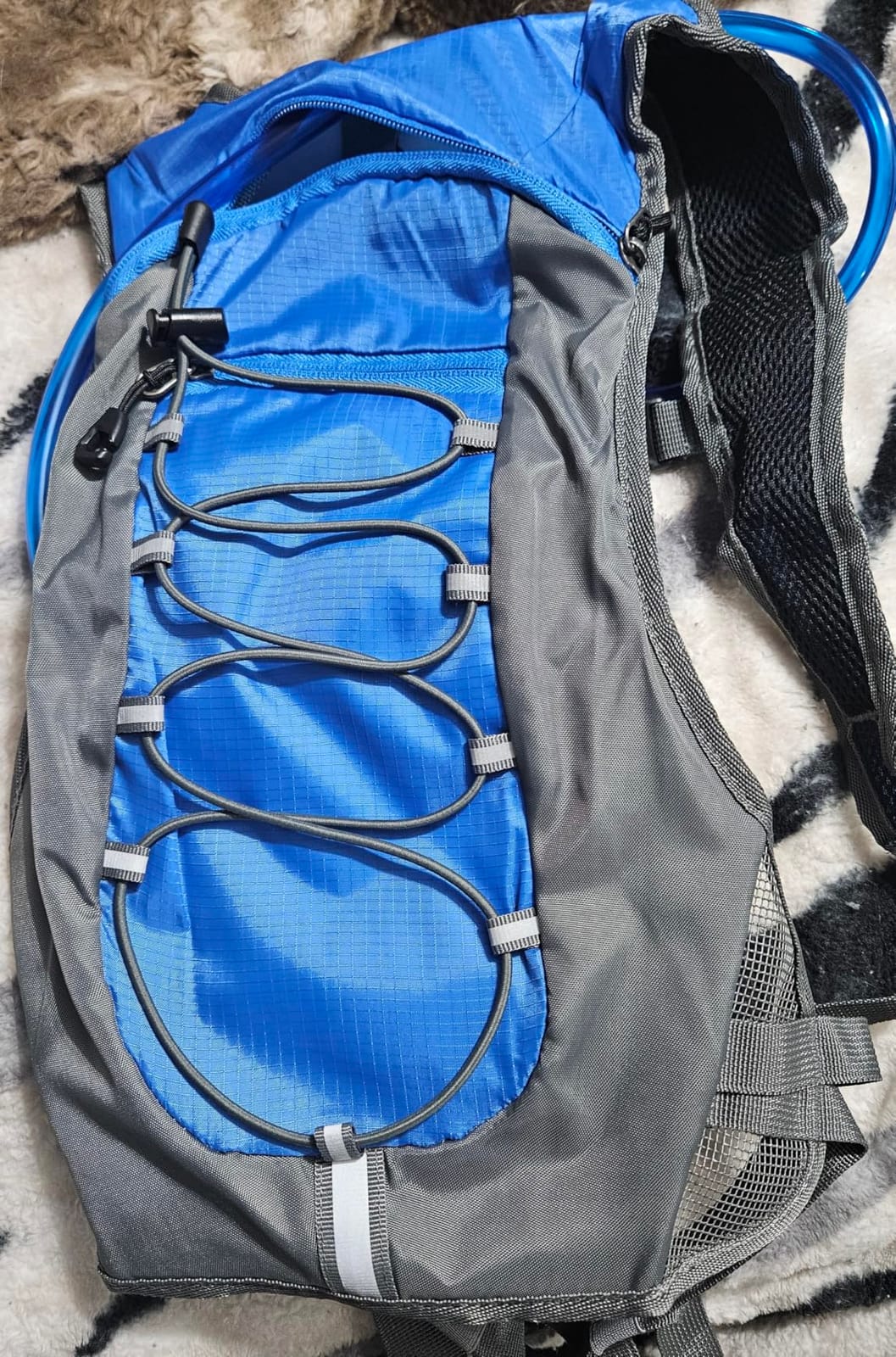 Unigear Hydration Pack Backpack with 2L Water Bladder for Hiking & Cycling | Lightweight Water Backpack For Running, Biking, Climbing And Camping, 70 Oz Bladder customer photo 1
