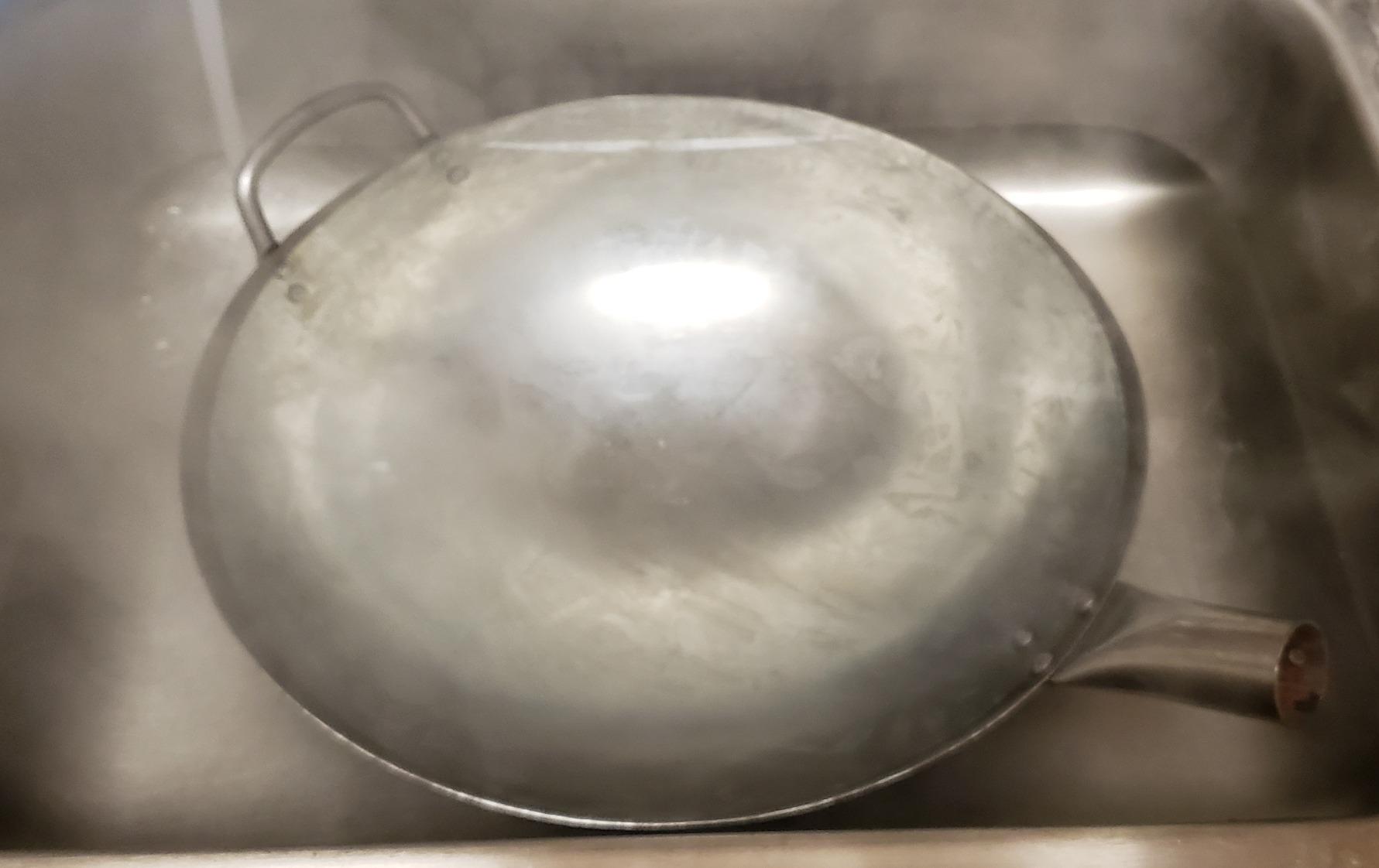 Round Bottom 14-inch Traditional Carbon Steel Wok Pan - Authentic Hand Hammered Woks and Stir Fry Pans - Pow Wok with no chemical coating customer photo 2
