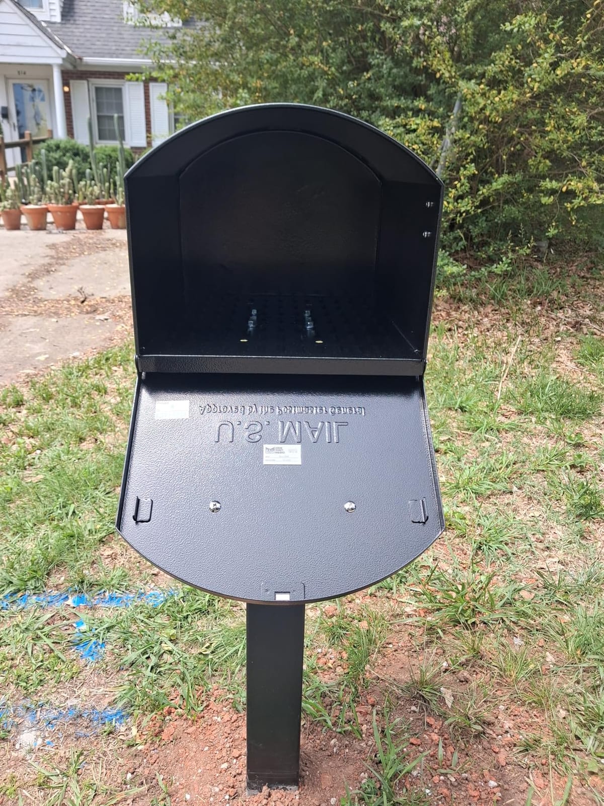 Mail Boss Orca XL Extra Large Steel Mailbox - USPS Approved T4 Rural Mailbox - Heavy-Duty Galvanized Steel, Powder-Coated, Non-Locking Design - Model #7306, Black customer photo 1