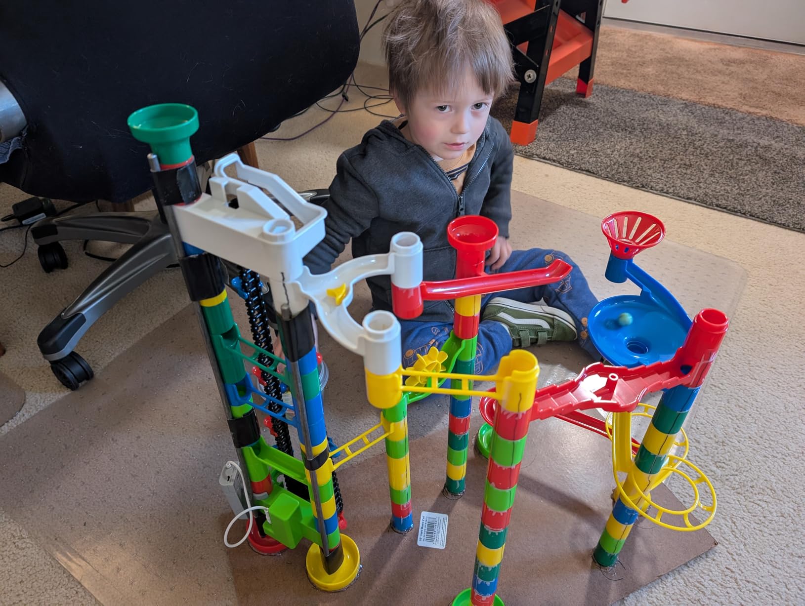 MindWare Marble Run 110 Piece Building Set with 82 Track Pieces, 15 Marbles and Motorized Elevator customer photo 1
