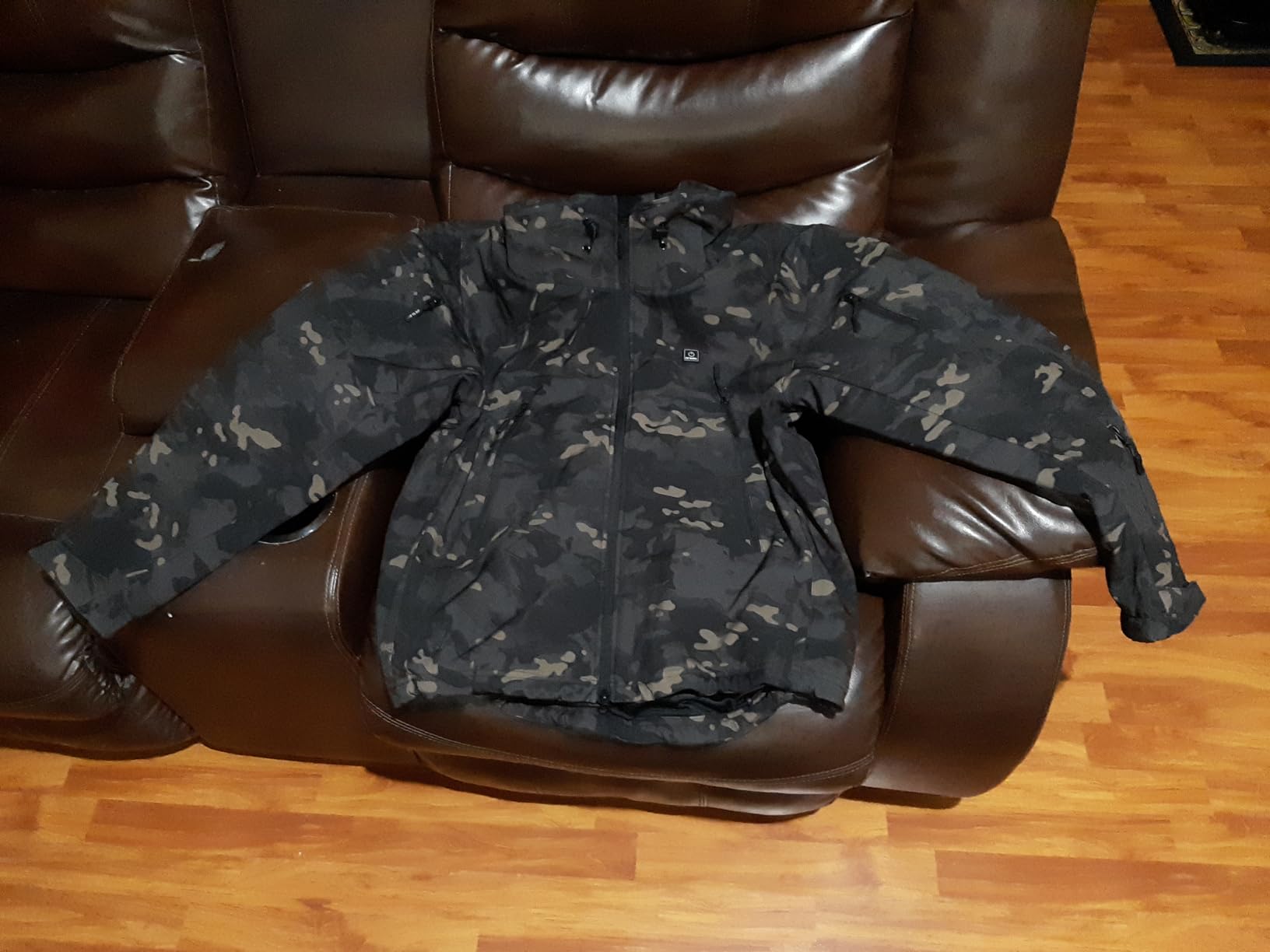 DEWBU Heated Jacket for Men with 12V Battery Pack, 5 Heating Zones, Water Resistant, Soft Shell, Hunting Coat customer photo 1