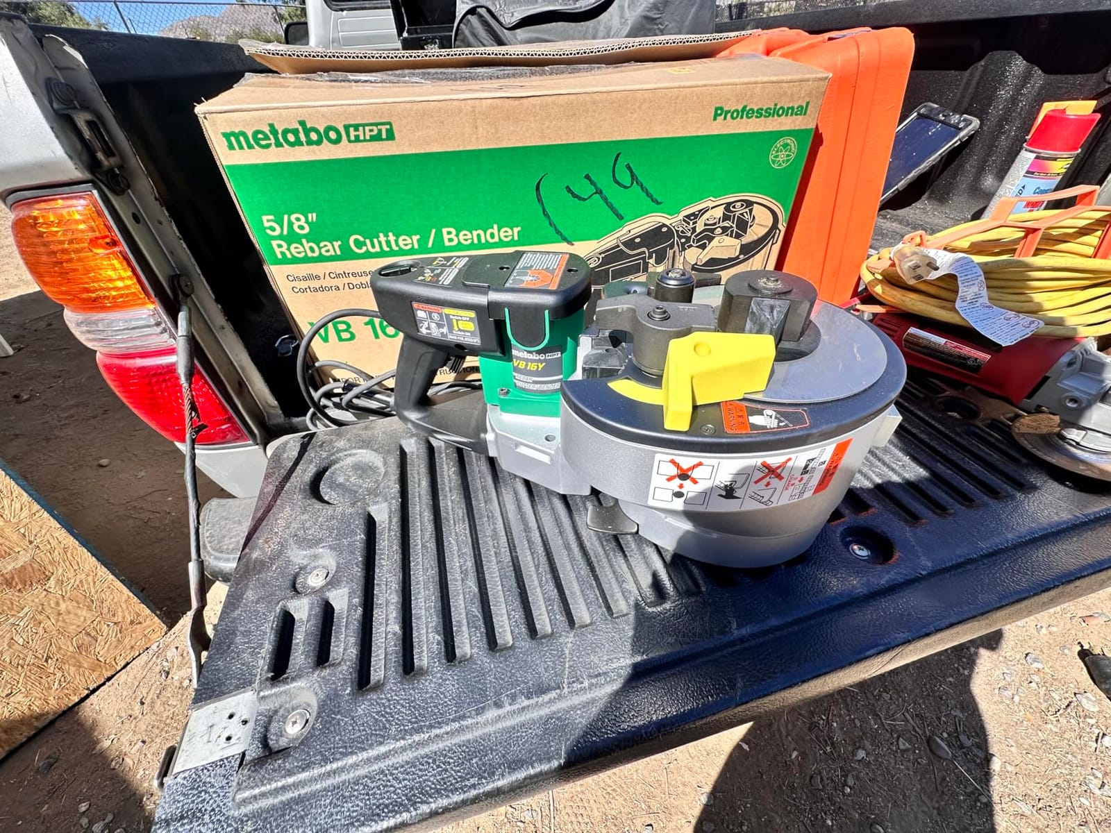 Metabo HPT Portable Rebar Bender and Cutter, 8-Amp Motor, Grade 60 rebar, Maximum 180° Angle, Variable Speed Trigger, Lightweight Design, Precision Bends and Cuts, VB16Y customer photo 1